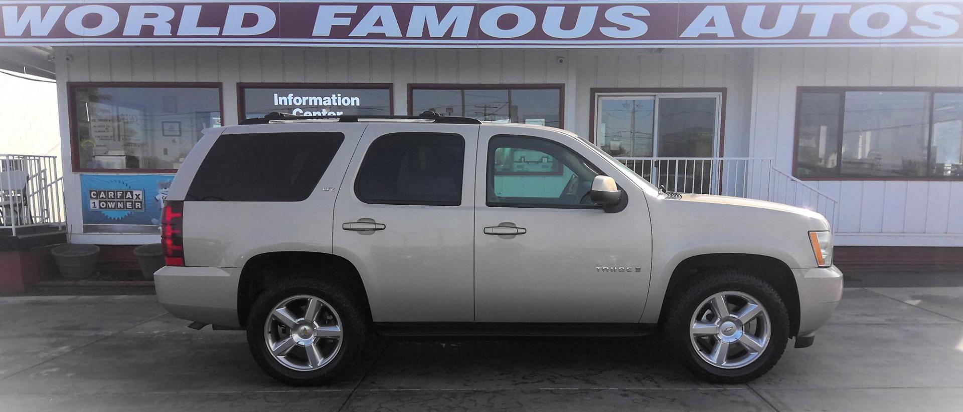 2007 GOLD Chevrolet Tahoe LS 4WD (1GNFK13007J) with an 5.3L V8 OHV 16V FFV engine, 4-Speed Automatic Overdrive transmission, located at 502 S. Riverside Avenue, Medford, OR, 97501, (541) 773-3136, 42.322803, -122.867477 - Photo#0