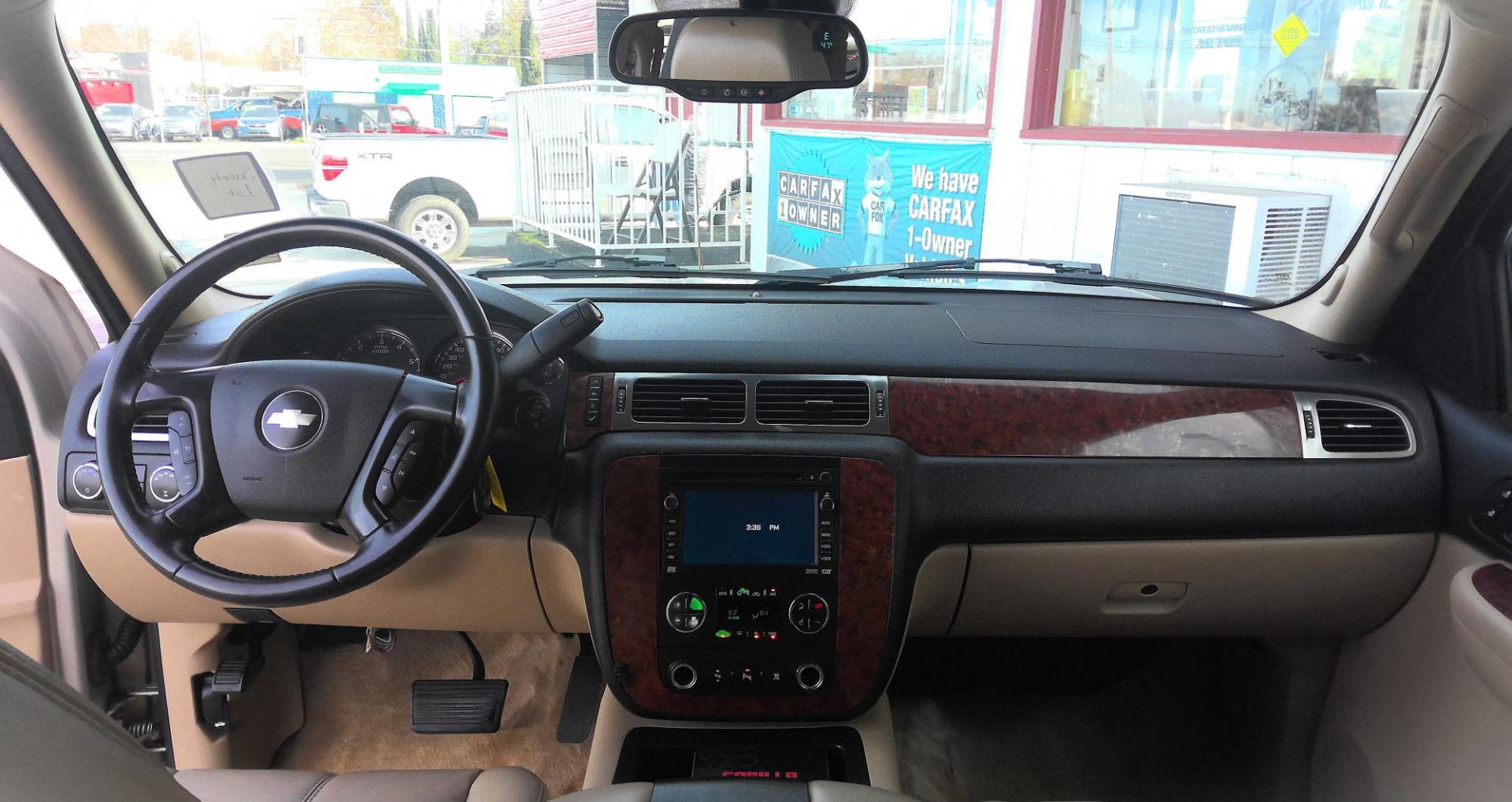 2007 GOLD Chevrolet Tahoe LS 4WD (1GNFK13007J) with an 5.3L V8 OHV 16V FFV engine, 4-Speed Automatic Overdrive transmission, located at 502 S. Riverside Avenue, Medford, OR, 97501, (541) 773-3136, 42.322803, -122.867477 - Photo#9