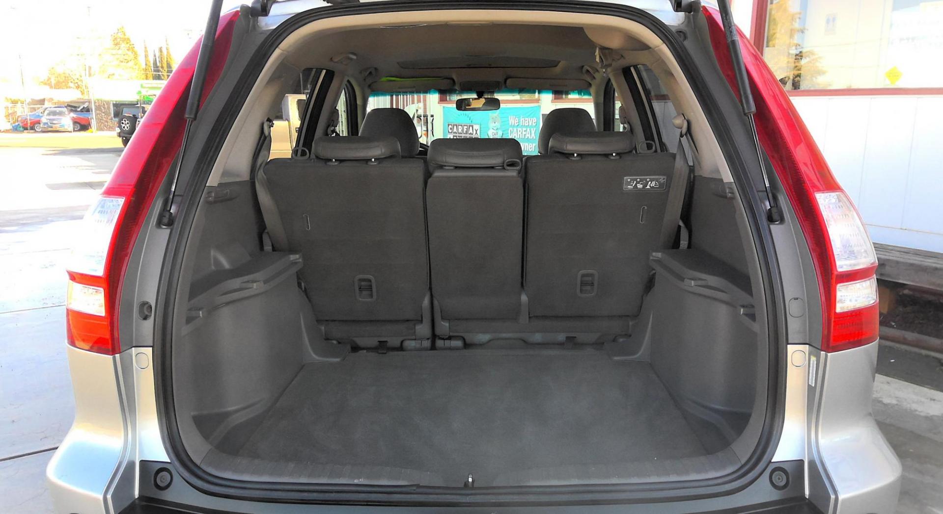 2007 SILVER Honda CR-V EX-L 4WD AT (JHLRE48717C) with an 2.4L L4 DOHC 16V engine, 5-Speed Automatic Overdrive transmission, located at 502 S. Riverside Avenue, Medford, OR, 97501, (541) 773-3136, 42.322803, -122.867477 - Photo#4