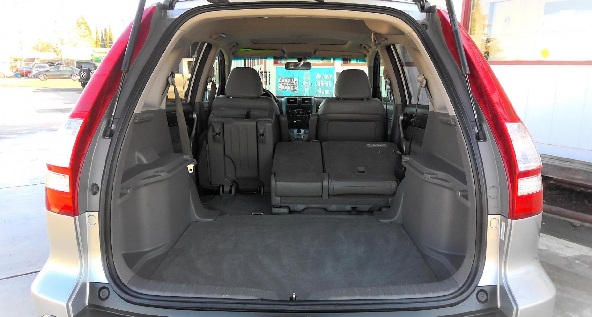 2007 SILVER Honda CR-V EX-L 4WD AT (JHLRE48717C) with an 2.4L L4 DOHC 16V engine, 5-Speed Automatic Overdrive transmission, located at 502 S. Riverside Avenue, Medford, OR, 97501, (541) 773-3136, 42.322803, -122.867477 - Photo#5