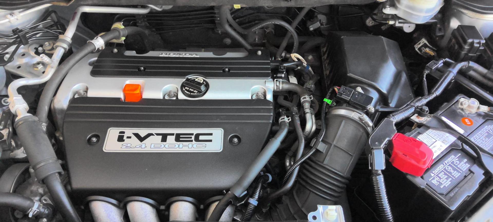 2007 SILVER Honda CR-V EX-L 4WD AT (JHLRE48717C) with an 2.4L L4 DOHC 16V engine, 5-Speed Automatic Overdrive transmission, located at 502 S. Riverside Avenue, Medford, OR, 97501, (541) 773-3136, 42.322803, -122.867477 - Photo#10