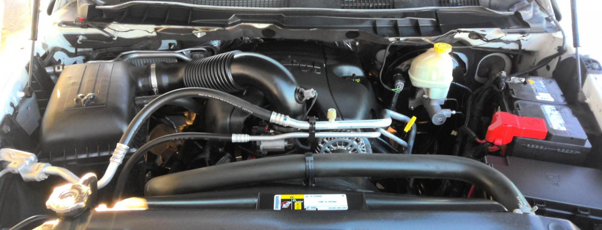 2015 WHITE RAM 1500 SLT Quad Cab 4WD (1C6RR7GT6FS) with an 5.7L V8 OHV 16V engine, 6-Speed Automatic transmission, located at 502 S. Riverside Avenue, Medford, OR, 97501, (541) 773-3136, 42.322803, -122.867477 - Photo#8