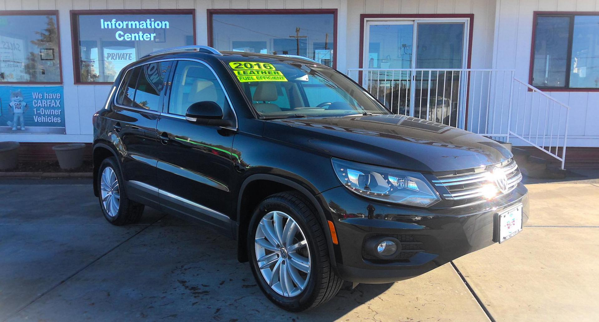 2016 BLACK Volkswagen Tiguan SE 4Motion (WVGBV7AX8GW) with an 2.0L L4 DOHC 16V TURBO engine, 6A transmission, located at 502 S. Riverside Avenue, Medford, OR, 97501, (541) 773-3136, 42.322803, -122.867477 - Photo#1