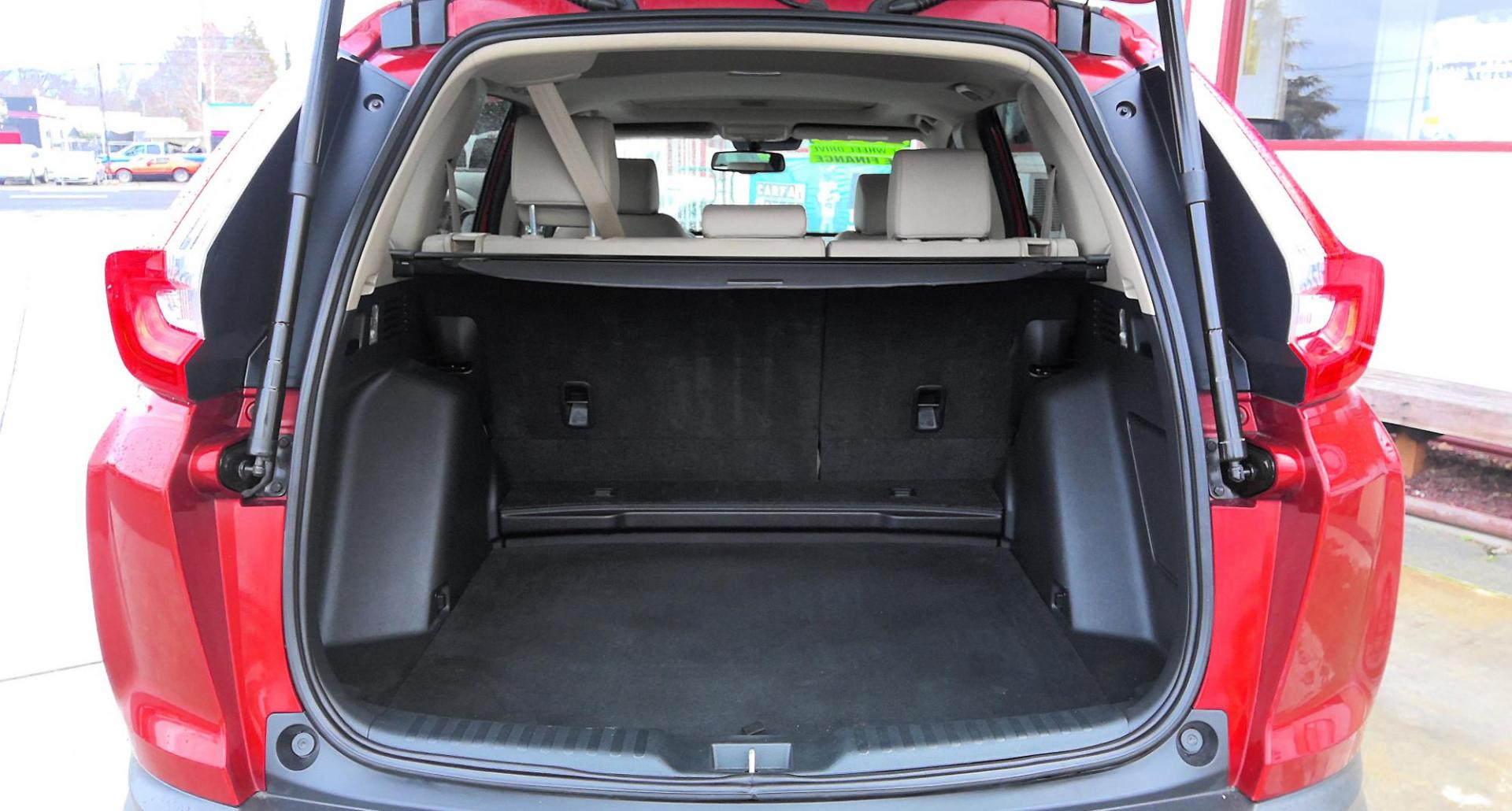 2019 RED Honda CR-V Touring AWD (5J6RW2H93KL) with an 1.5L L4 16V DOHC TURBO engine, CVT transmission, located at 502 S. Riverside Avenue, Medford, OR, 97501, (541) 773-3136, 42.322803, -122.867477 - Photo#5