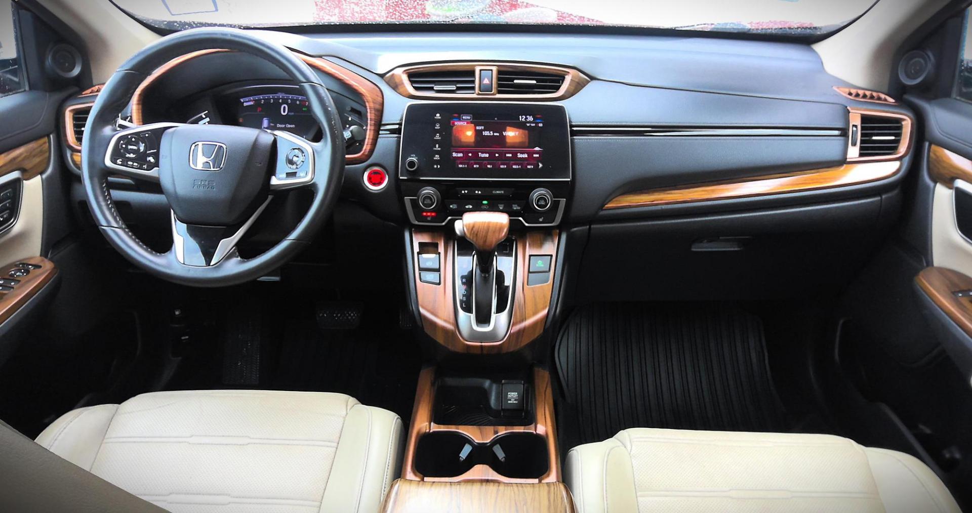 2019 RED Honda CR-V Touring AWD (5J6RW2H93KL) with an 1.5L L4 16V DOHC TURBO engine, CVT transmission, located at 502 S. Riverside Avenue, Medford, OR, 97501, (541) 773-3136, 42.322803, -122.867477 - Photo#12