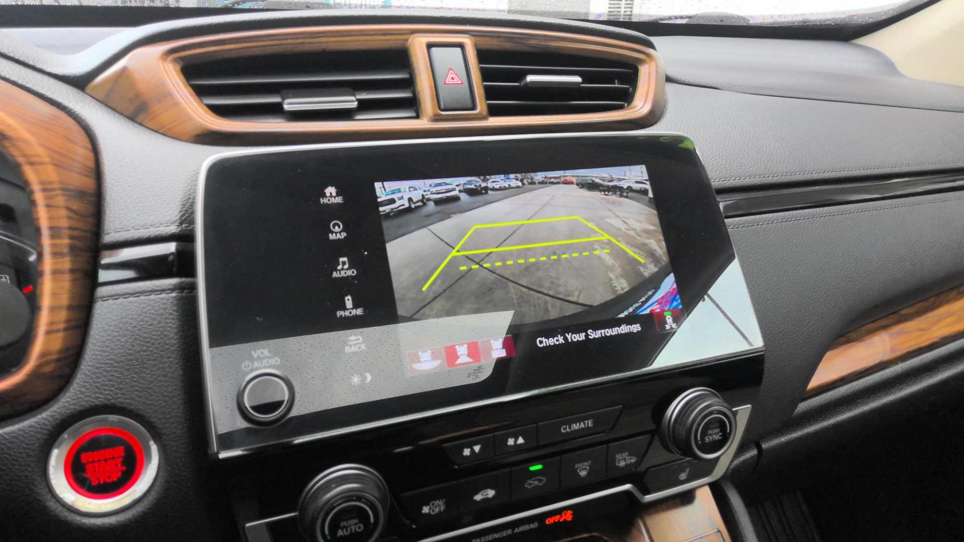 2019 RED Honda CR-V Touring AWD (5J6RW2H93KL) with an 1.5L L4 16V DOHC TURBO engine, CVT transmission, located at 502 S. Riverside Avenue, Medford, OR, 97501, (541) 773-3136, 42.322803, -122.867477 - Photo#18