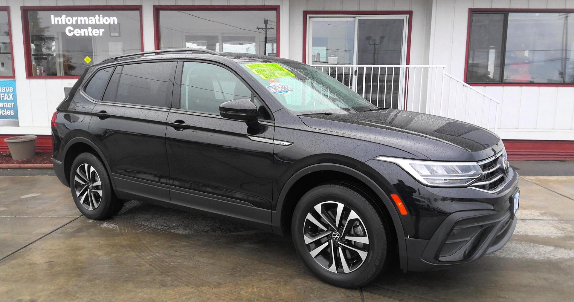 2022 BLACK Volkswagen Tiguan S (3VV1B7AX3NM) with an 2.0L L4 DOHC 16V TURBO engine, 8A transmission, located at 502 S. Riverside Avenue, Medford, OR, 97501, (541) 773-3136, 42.322803, -122.867477 - Photo#1