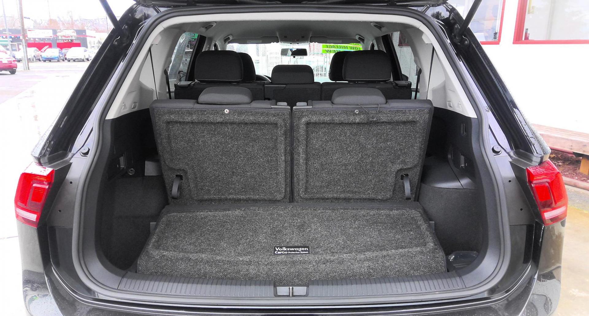 2022 BLACK Volkswagen Tiguan S (3VV1B7AX3NM) with an 2.0L L4 DOHC 16V TURBO engine, 8A transmission, located at 502 S. Riverside Avenue, Medford, OR, 97501, (541) 773-3136, 42.322803, -122.867477 - Photo#4