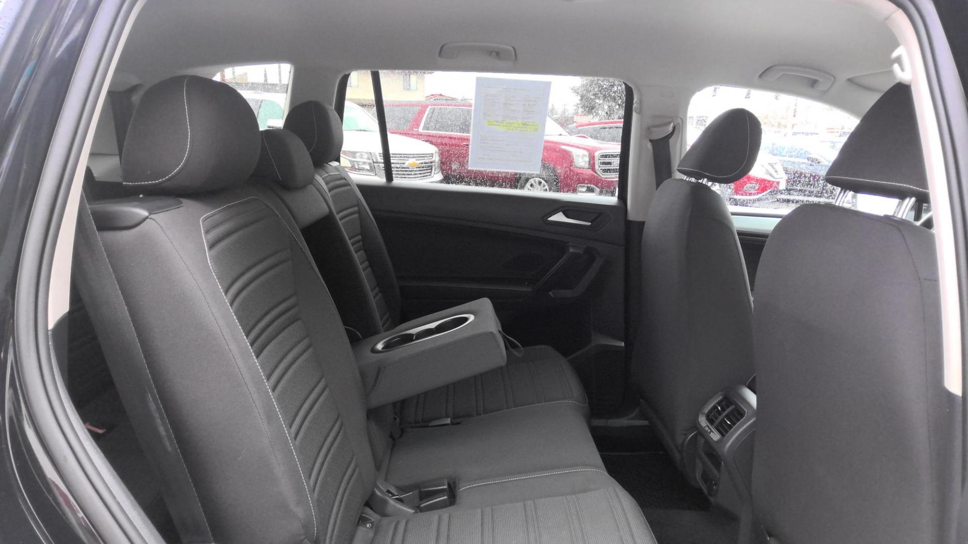 2022 BLACK Volkswagen Tiguan S (3VV1B7AX3NM) with an 2.0L L4 DOHC 16V TURBO engine, 8A transmission, located at 502 S. Riverside Avenue, Medford, OR, 97501, (541) 773-3136, 42.322803, -122.867477 - Photo#8