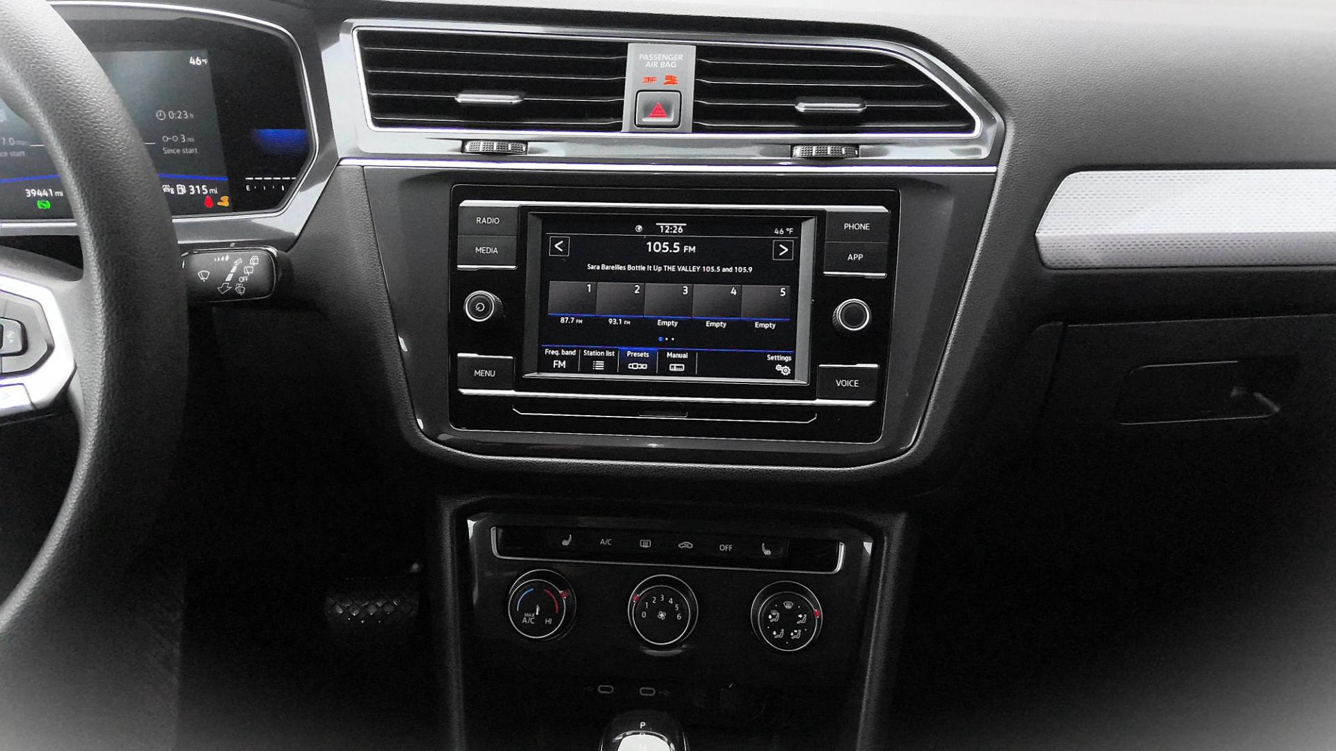 2022 BLACK Volkswagen Tiguan S (3VV1B7AX3NM) with an 2.0L L4 DOHC 16V TURBO engine, 8A transmission, located at 502 S. Riverside Avenue, Medford, OR, 97501, (541) 773-3136, 42.322803, -122.867477 - Photo#10