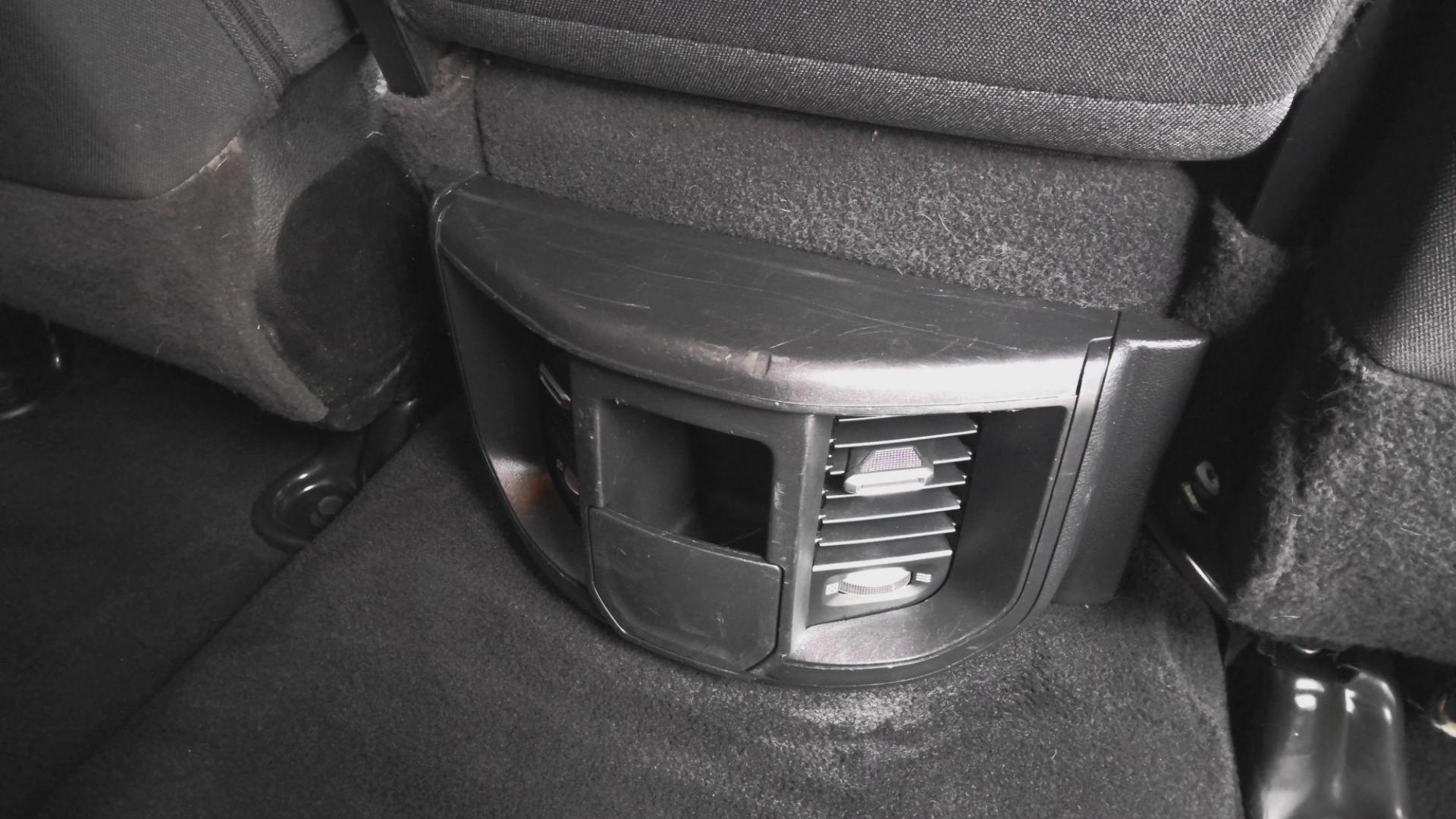 2021 WHITE RAM 2500 Tradesman Crew Cab SWB 4WD (3C6UR5CJ6MG) with an 6.4L V8 engine, 6A transmission, located at 502 S. Riverside Avenue, Medford, OR, 97501, (541) 773-3136, 42.322803, -122.867477 - Photo#5