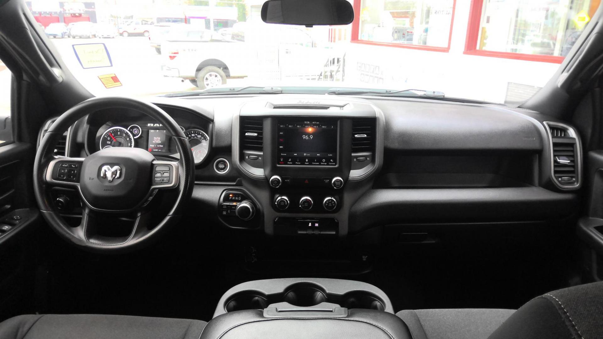 2021 WHITE RAM 2500 Tradesman Crew Cab SWB 4WD (3C6UR5CJ6MG) with an 6.4L V8 engine, 6A transmission, located at 502 S. Riverside Avenue, Medford, OR, 97501, (541) 773-3136, 42.322803, -122.867477 - Photo#6