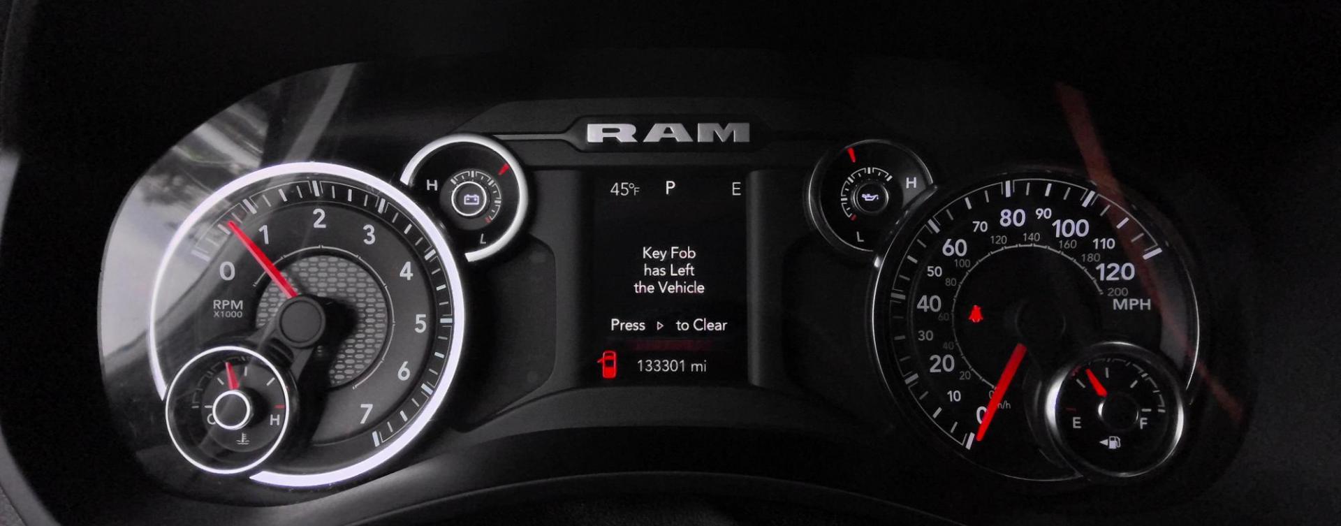 2021 WHITE RAM 2500 Tradesman Crew Cab SWB 4WD (3C6UR5CJ6MG) with an 6.4L V8 engine, 6A transmission, located at 502 S. Riverside Avenue, Medford, OR, 97501, (541) 773-3136, 42.322803, -122.867477 - Photo#12