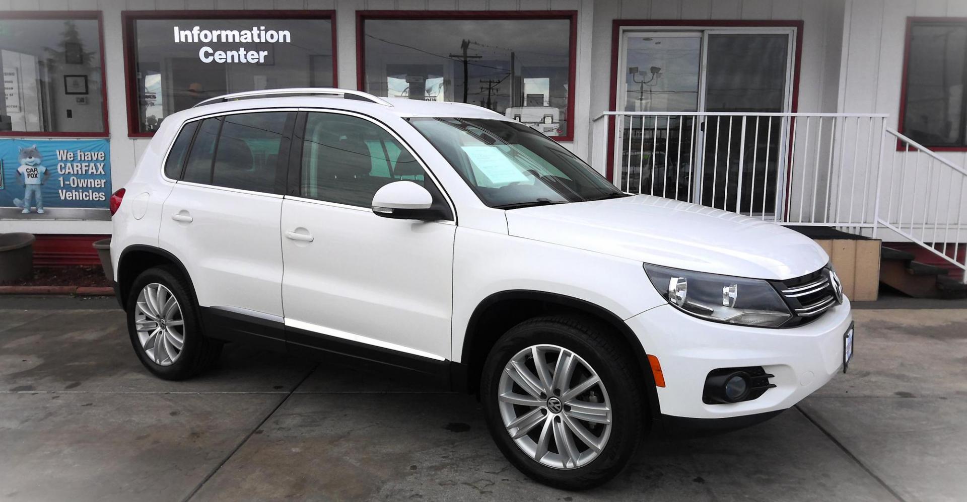 2014 WHITE Volkswagen Tiguan S (WVGAV3AX5EW) with an 2.0L L4 DOHC 16V TURBO engine, located at 502 S. Riverside Avenue, Medford, OR, 97501, (541) 773-3136, 42.322803, -122.867477 - Photo#1