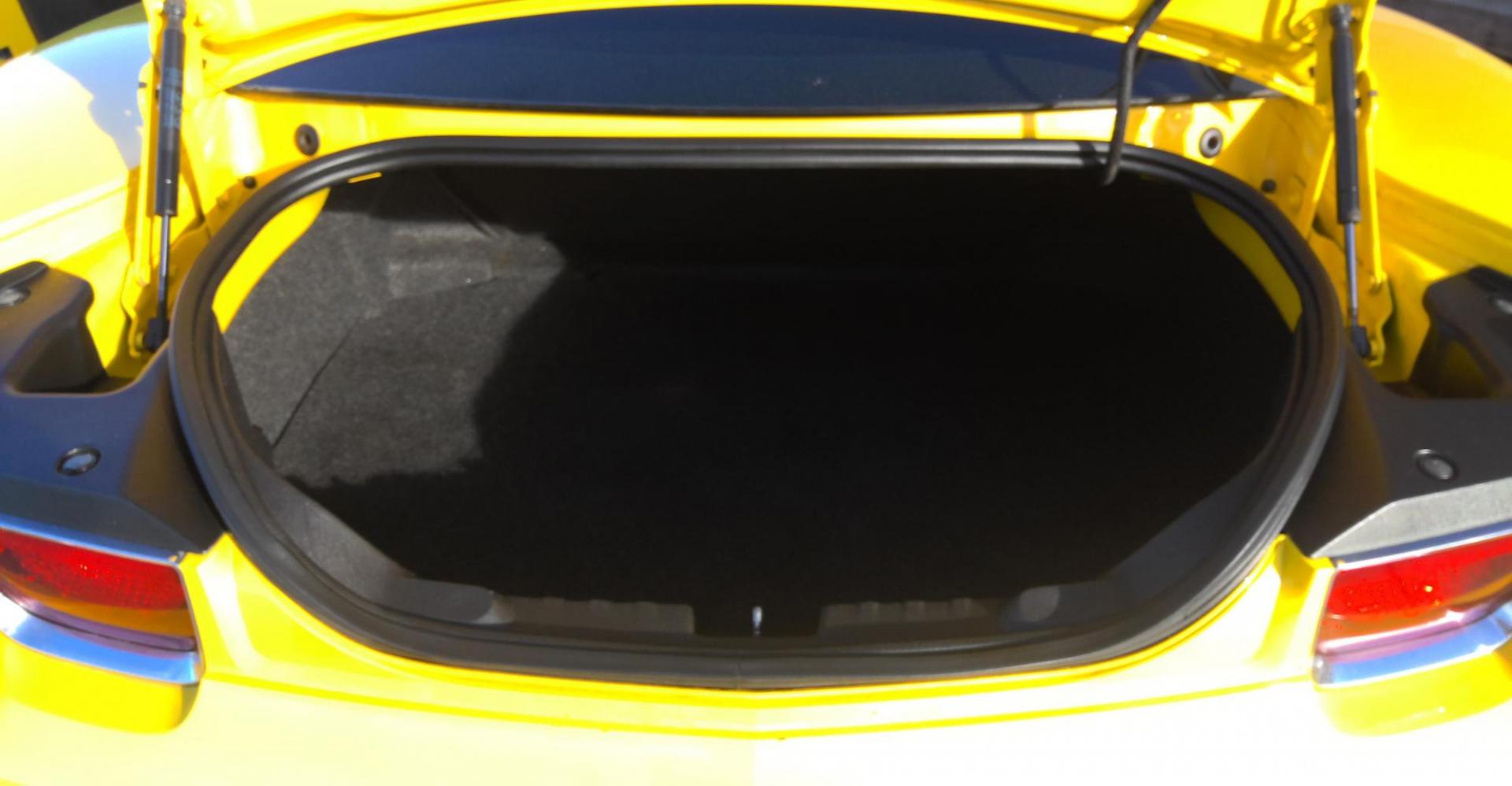 2011 YELLOW Chevrolet Camaro 2SS Coupe (2G1FK1EJ8B9) with an 6.2L V8 OHV 16V engine, 6-Speed Automatic transmission, located at 502 S. Riverside Avenue, Medford, OR, 97501, (541) 773-3136, 42.322803, -122.867477 - Photo#3