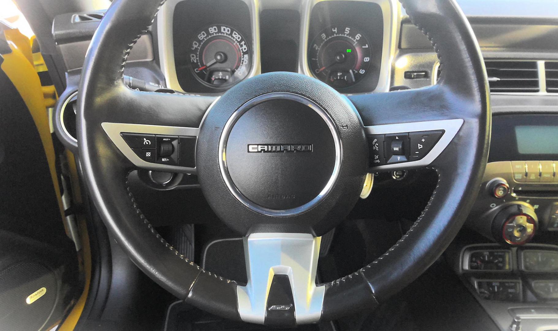 2011 YELLOW Chevrolet Camaro 2SS Coupe (2G1FK1EJ8B9) with an 6.2L V8 OHV 16V engine, 6-Speed Automatic transmission, located at 502 S. Riverside Avenue, Medford, OR, 97501, (541) 773-3136, 42.322803, -122.867477 - Photo#10