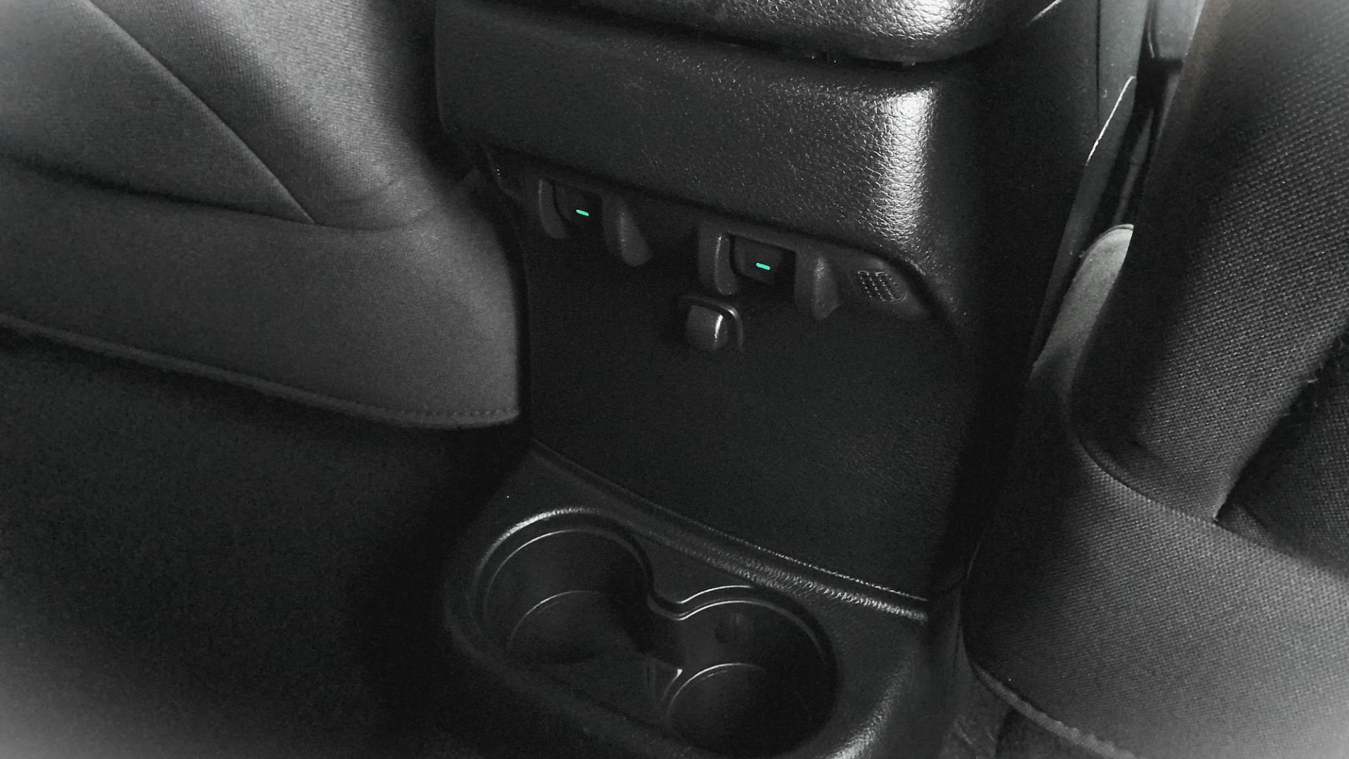 2018 RED Jeep Wrangler Unlimited Sahara 4WD (1C4BJWEG2JL) with an 3.6L V6 DOHC 24V FFV engine, located at 502 S. Riverside Avenue, Medford, OR, 97501, (541) 773-3136, 42.322803, -122.867477 - Photo#6