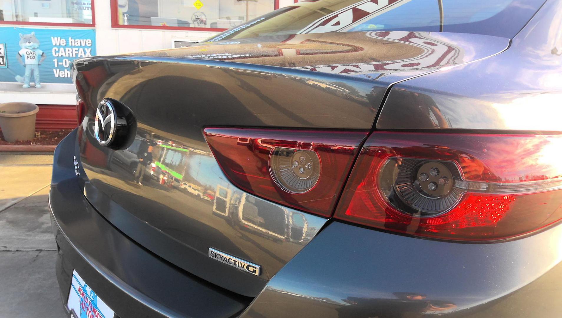 2020 GRAY Mazda MAZDA3 Preferred AWD (JM1BPBDM3L1) with an 2.5L L4 DOHC 16V engine, 6A transmission, located at 502 S. Riverside Avenue, Medford, OR, 97501, (541) 773-3136, 42.322803, -122.867477 - Photo#3