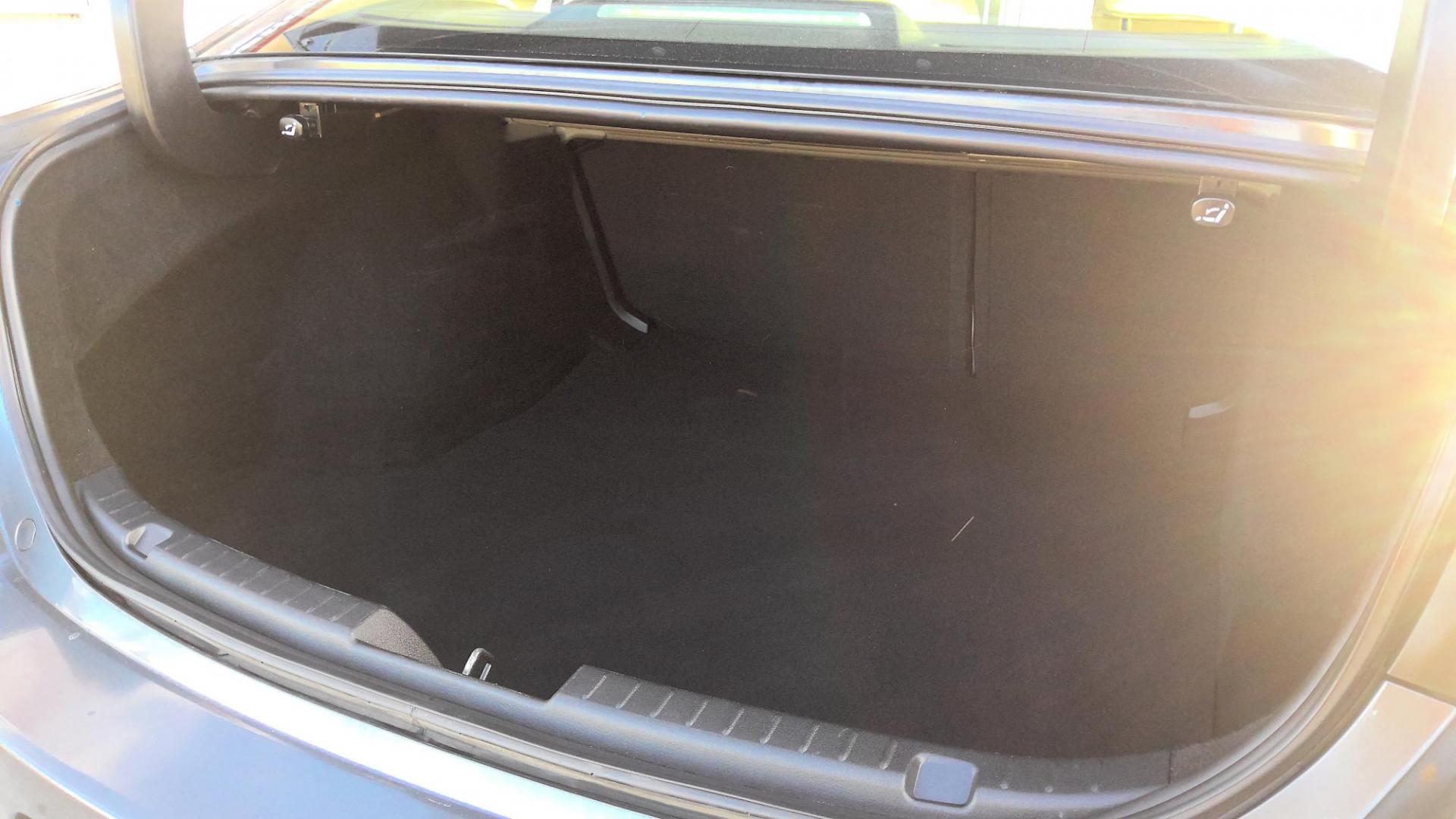 2020 GRAY Mazda MAZDA3 Preferred AWD (JM1BPBDM3L1) with an 2.5L L4 DOHC 16V engine, 6A transmission, located at 502 S. Riverside Avenue, Medford, OR, 97501, (541) 773-3136, 42.322803, -122.867477 - Photo#5