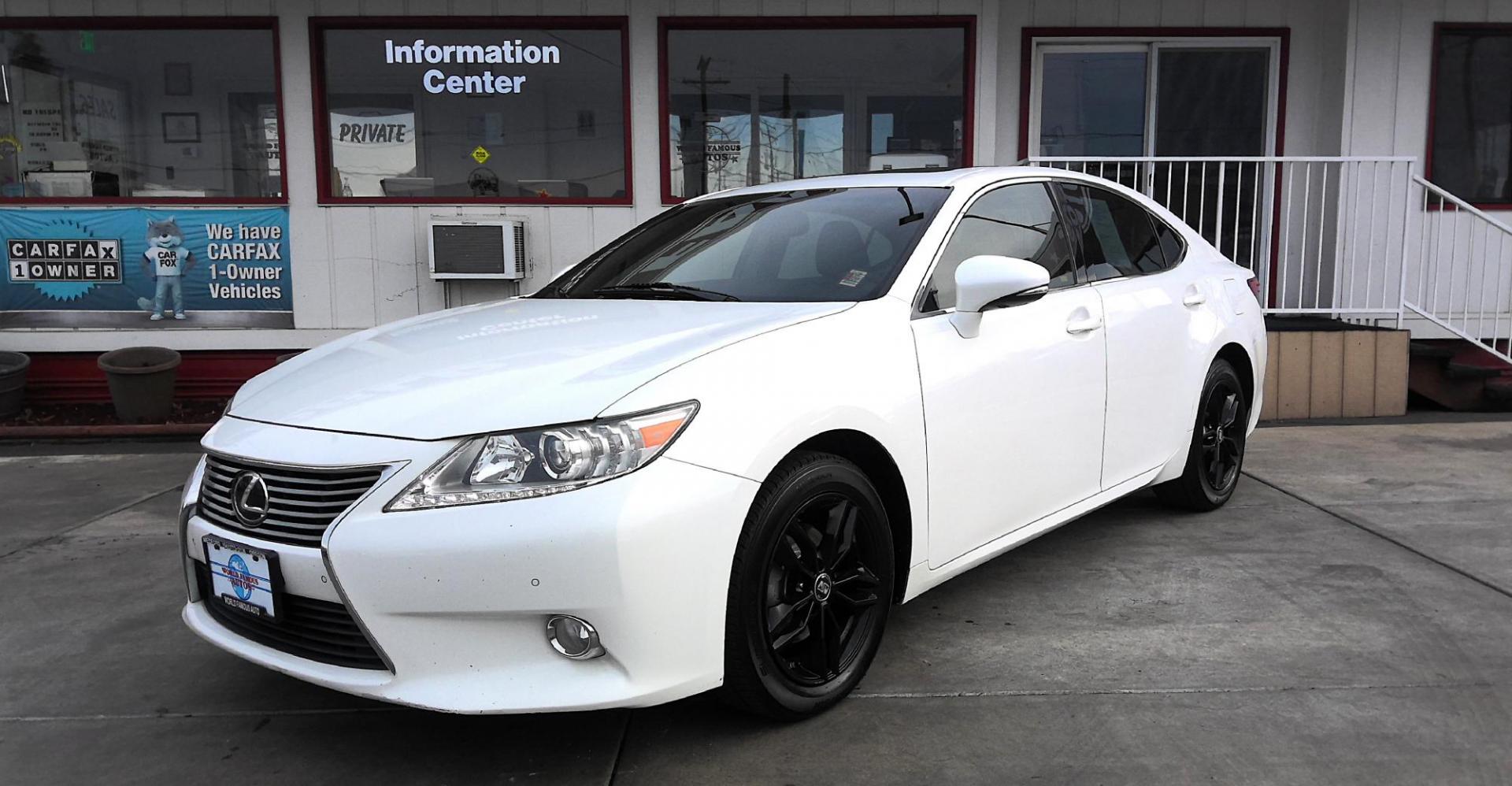 2015 WHITE Lexus ES 350 Sedan (JTHBK1GGXF2) with an 3.5L V6 DOHC 24V engine, 6-Speed Automatic transmission, located at 502 S. Riverside Avenue, Medford, OR, 97501, (541) 773-3136, 42.322803, -122.867477 - Photo#1