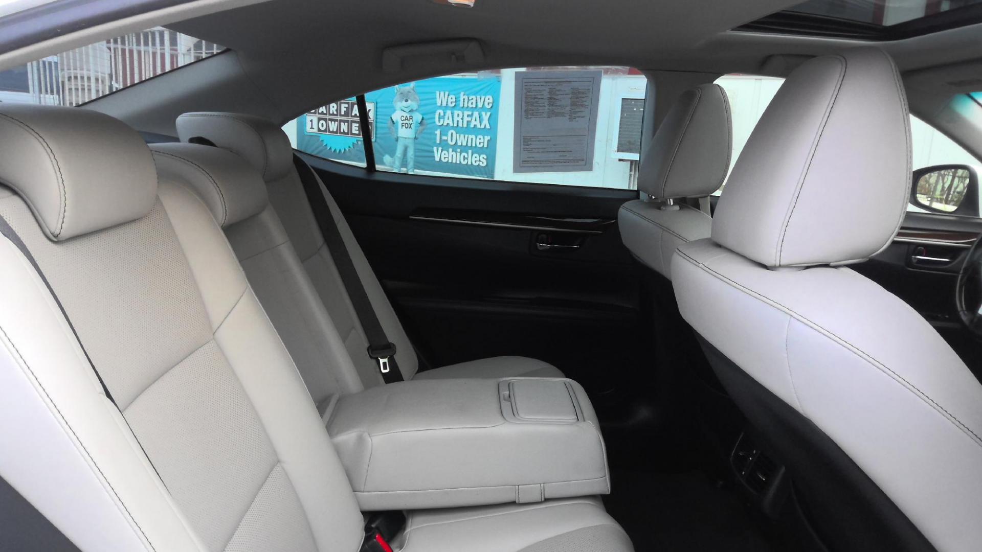 2015 WHITE Lexus ES 350 Sedan (JTHBK1GGXF2) with an 3.5L V6 DOHC 24V engine, 6-Speed Automatic transmission, located at 502 S. Riverside Avenue, Medford, OR, 97501, (541) 773-3136, 42.322803, -122.867477 - Photo#5