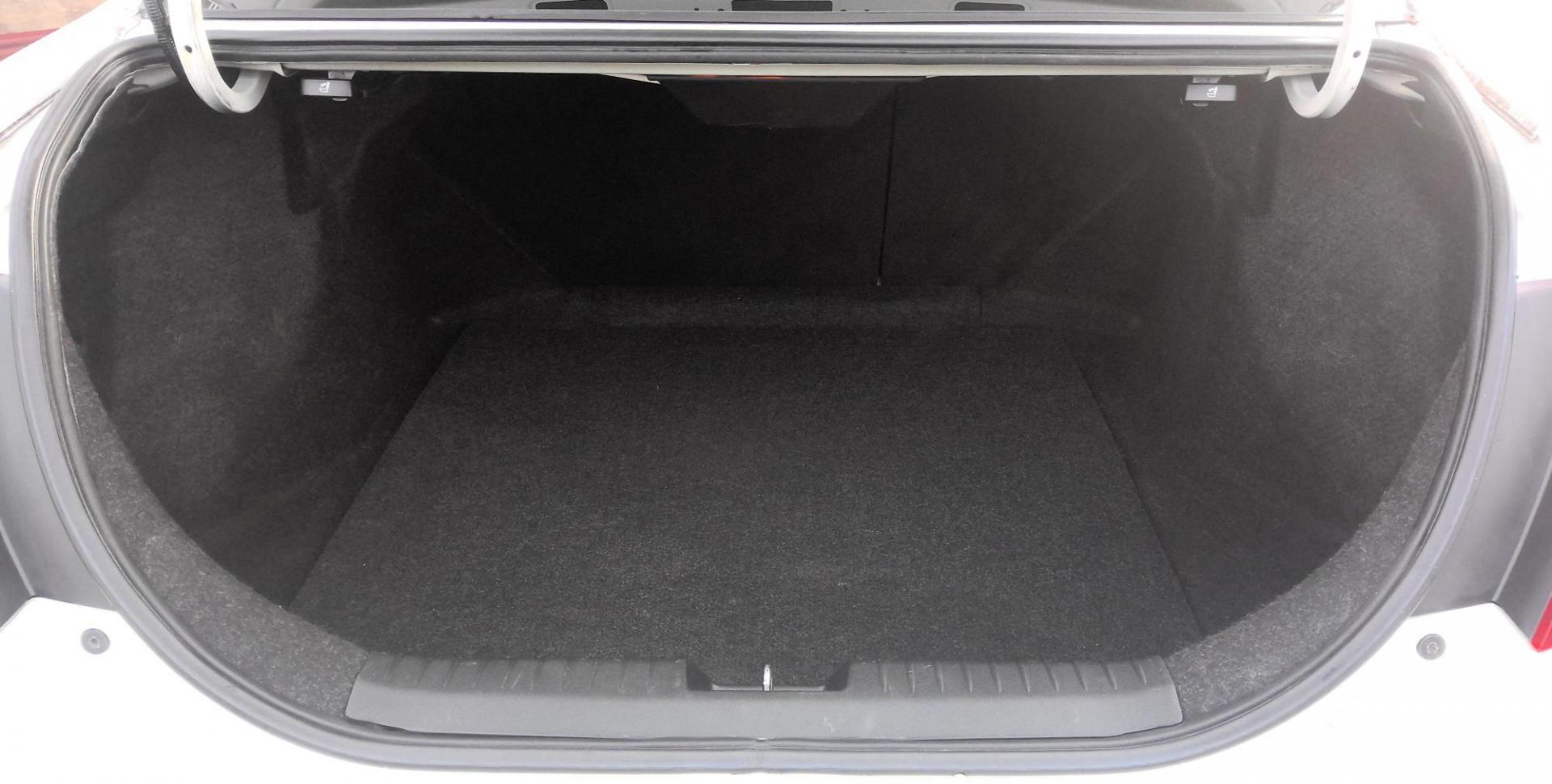 2007 WHITE Honda Civic Si Coupe (2HGFG21517H) with an 2.0L L4 DOHC 16V engine, 6-Speed Manual Overdrive transmission, located at 502 S. Riverside Avenue, Medford, OR, 97501, (541) 773-3136, 42.322803, -122.867477 - Photo#3