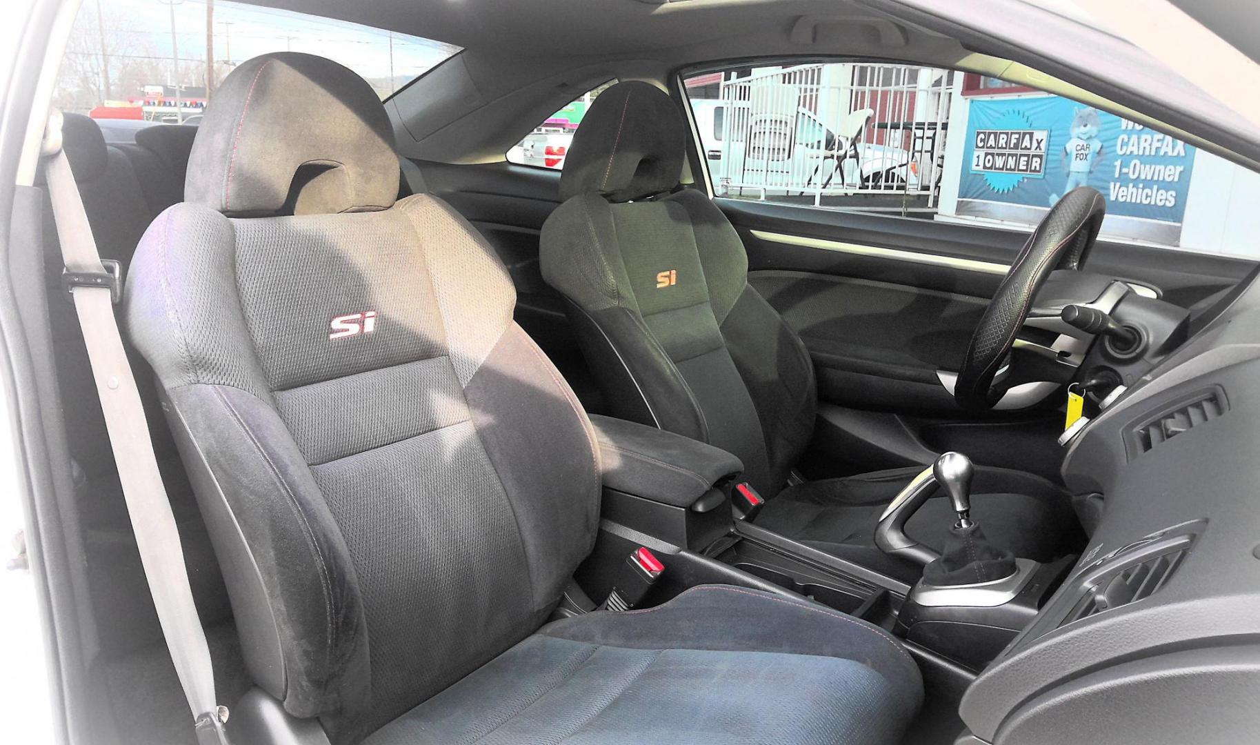 2007 WHITE Honda Civic Si Coupe (2HGFG21517H) with an 2.0L L4 DOHC 16V engine, 6-Speed Manual Overdrive transmission, located at 502 S. Riverside Avenue, Medford, OR, 97501, (541) 773-3136, 42.322803, -122.867477 - Photo#6