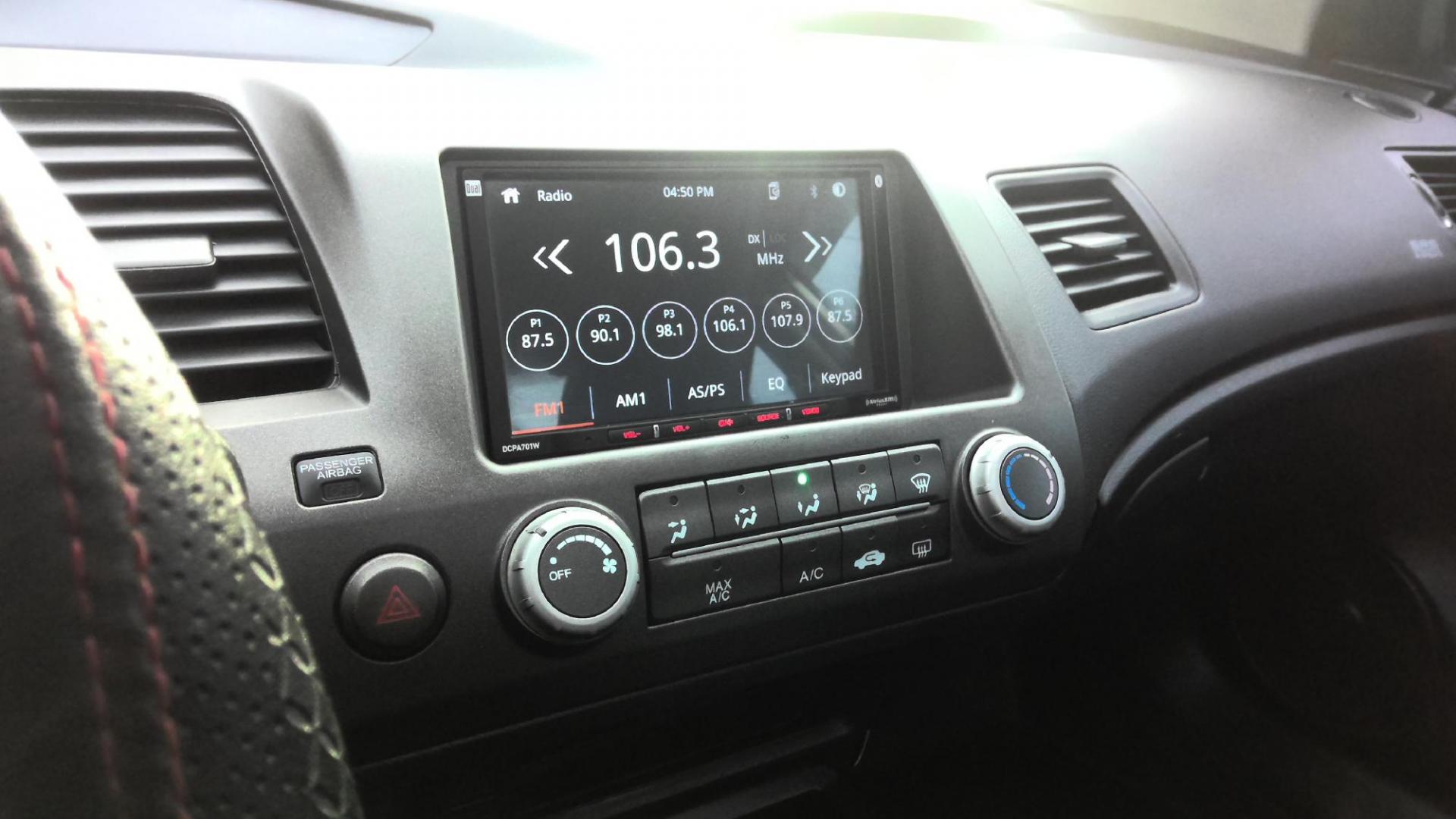 2007 WHITE Honda Civic Si Coupe (2HGFG21517H) with an 2.0L L4 DOHC 16V engine, 6-Speed Manual Overdrive transmission, located at 502 S. Riverside Avenue, Medford, OR, 97501, (541) 773-3136, 42.322803, -122.867477 - Photo#8