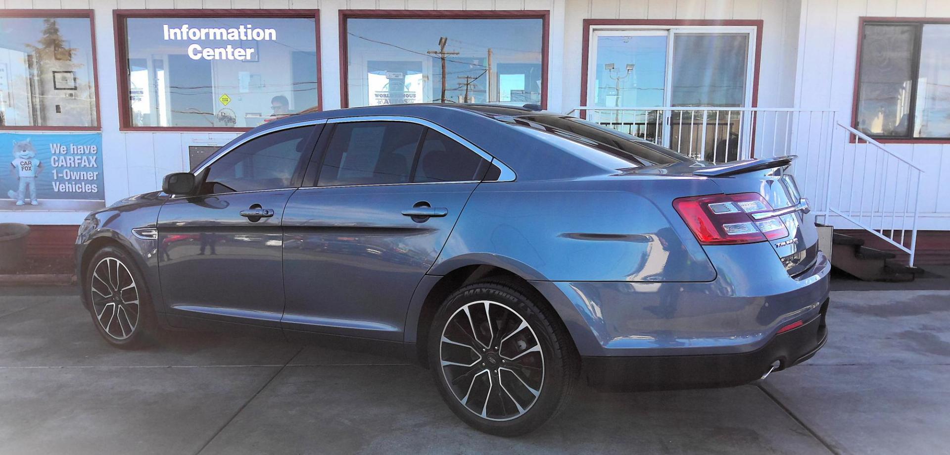 2019 BLUE Ford Taurus SEL FWD (1FAHP2E88KG) with an 3.5L V6 DOHC 24V engine, 6A transmission, located at 502 S. Riverside Avenue, Medford, OR, 97501, (541) 773-3136, 42.322803, -122.867477 - Photo#2