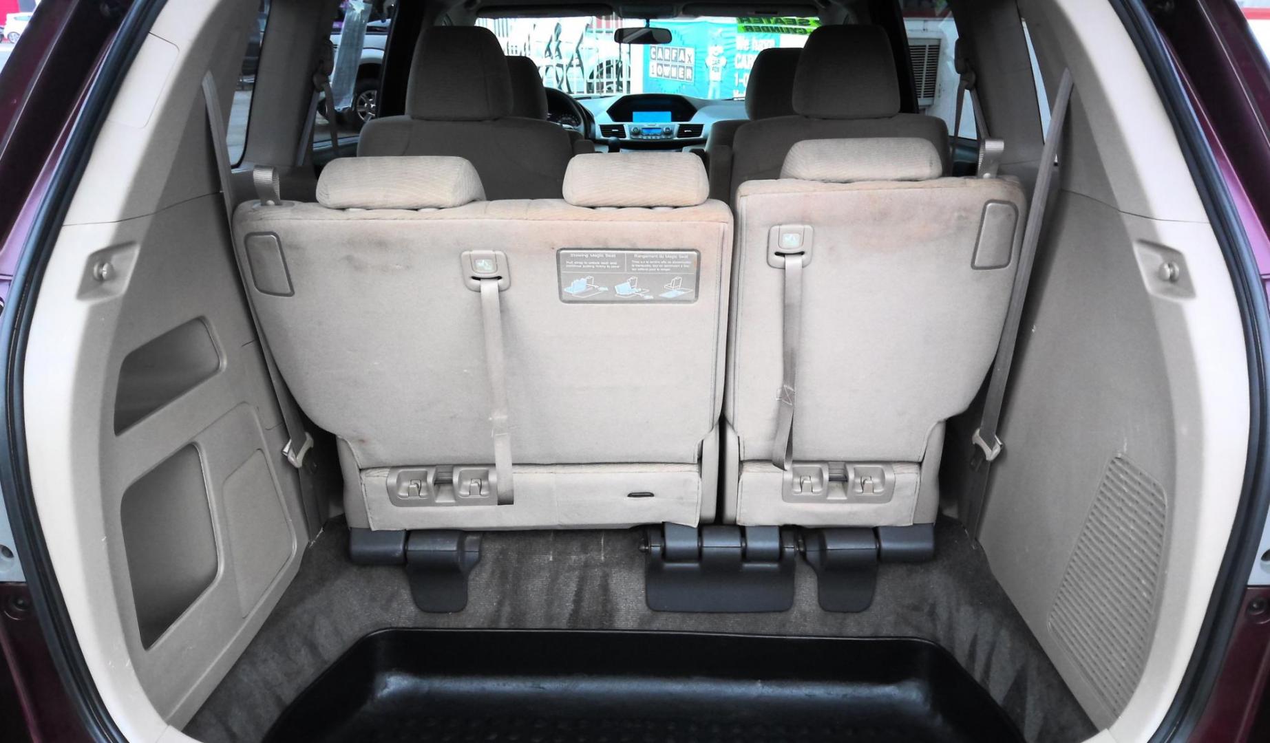 2012 MAROON Honda Odyssey LX (5FNRL5H27CB) with an 3.5L V6 SOHC 24V engine, 5-Speed Automatic transmission, located at 502 S. Riverside Avenue, Medford, OR, 97501, (541) 773-3136, 42.322803, -122.867477 - Photo#4