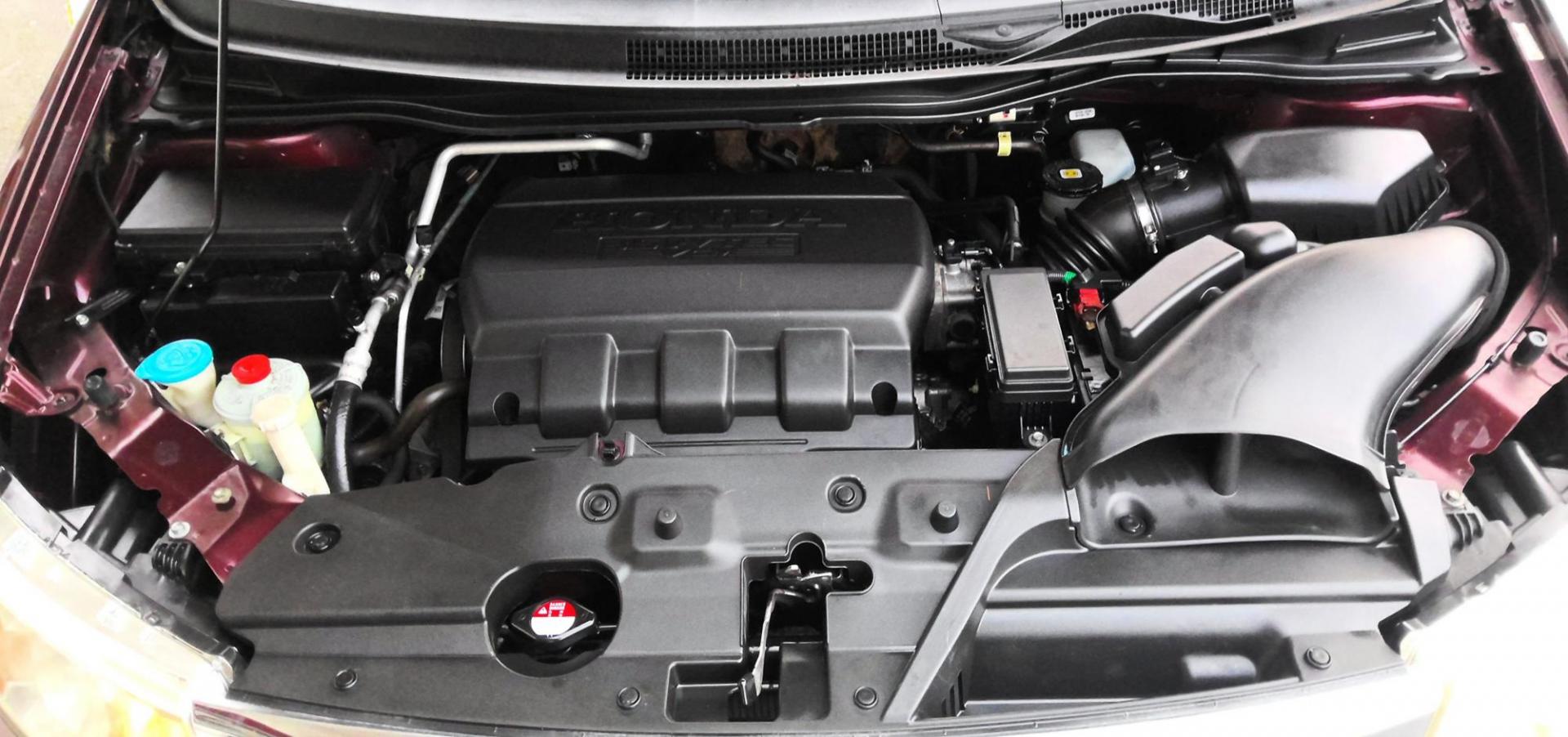 2012 MAROON Honda Odyssey LX (5FNRL5H27CB) with an 3.5L V6 SOHC 24V engine, 5-Speed Automatic transmission, located at 502 S. Riverside Avenue, Medford, OR, 97501, (541) 773-3136, 42.322803, -122.867477 - Photo#10