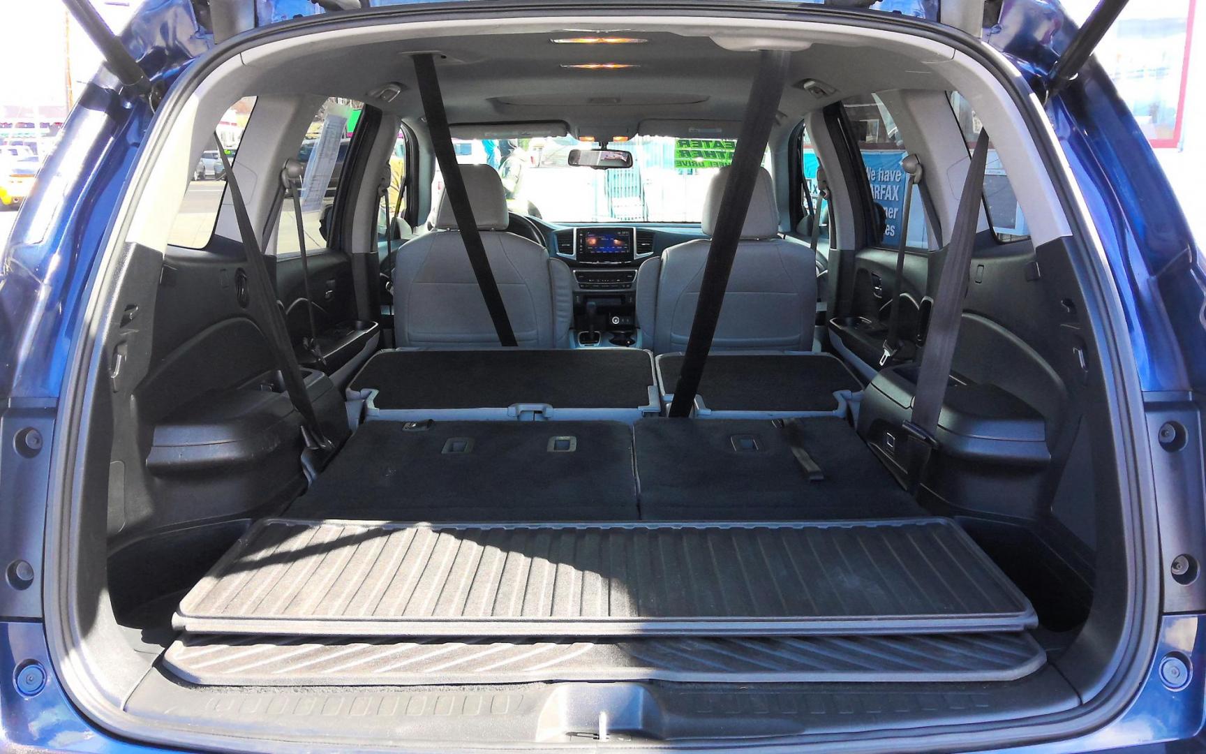 2016 BLUE Honda Pilot EXL 4WD (5FNYF6H58GB) with an 3.5L V6 SOHC 24V engine, 6-Speed Automatic transmission, located at 502 S. Riverside Avenue, Medford, OR, 97501, (541) 773-3136, 42.322803, -122.867477 - Photo#6