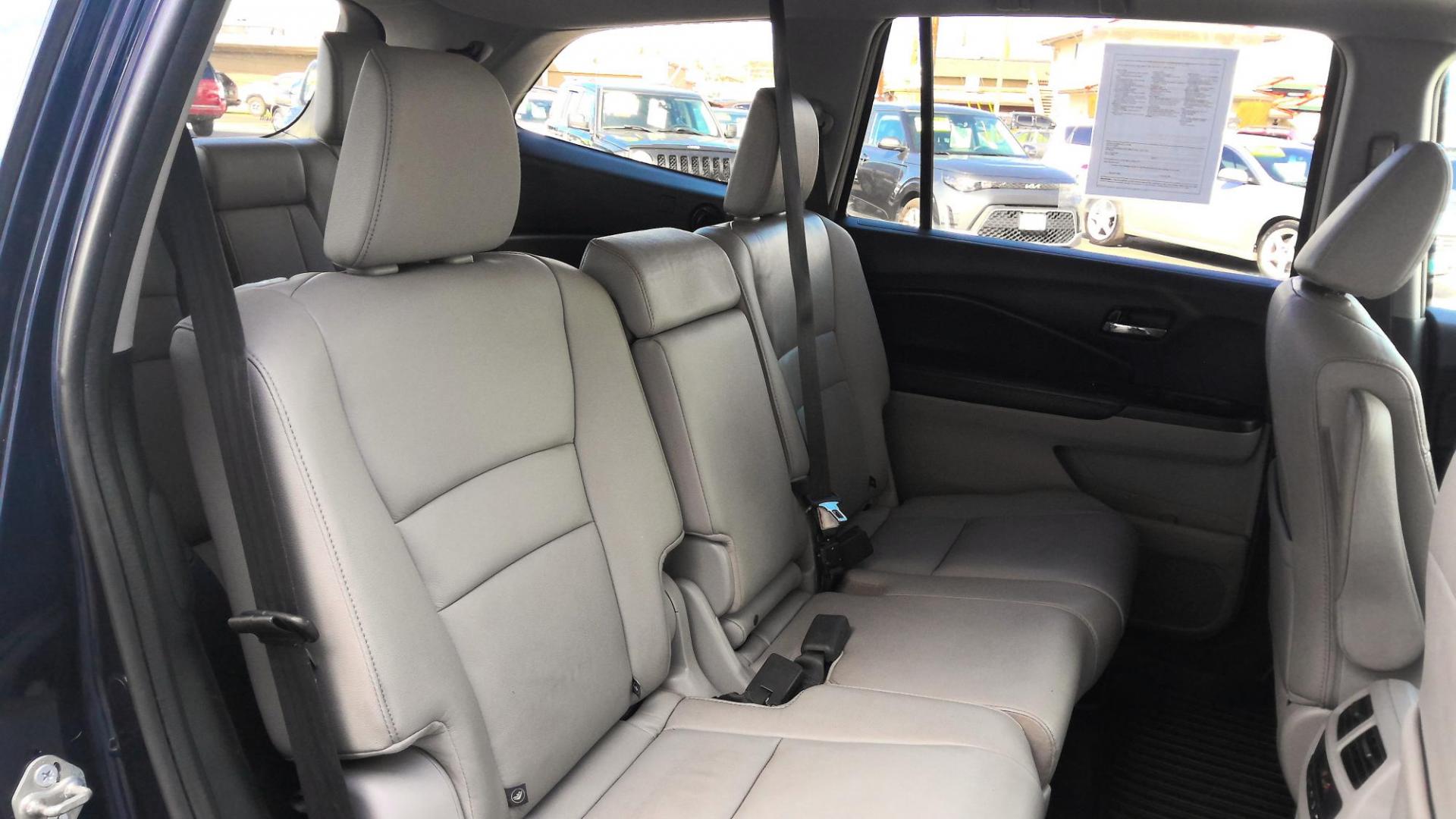 2016 BLUE Honda Pilot EXL 4WD (5FNYF6H58GB) with an 3.5L V6 SOHC 24V engine, 6-Speed Automatic transmission, located at 502 S. Riverside Avenue, Medford, OR, 97501, (541) 773-3136, 42.322803, -122.867477 - Photo#10