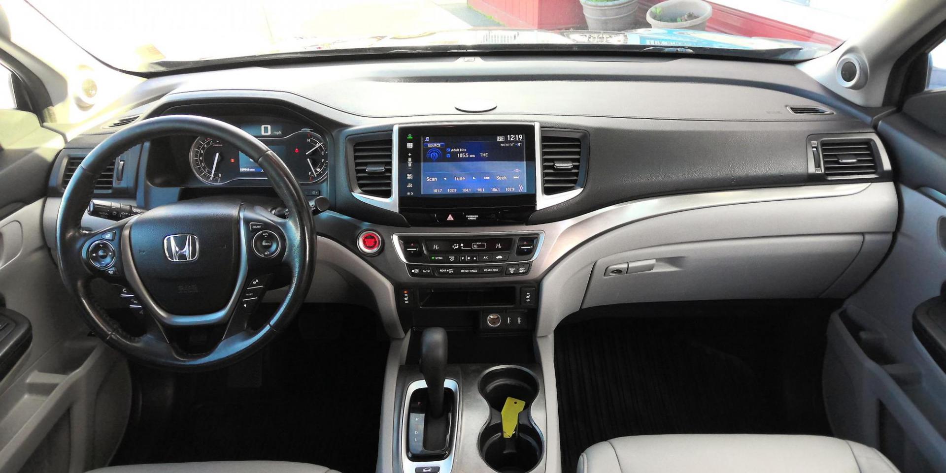 2016 BLUE Honda Pilot EXL 4WD (5FNYF6H58GB) with an 3.5L V6 SOHC 24V engine, 6-Speed Automatic transmission, located at 502 S. Riverside Avenue, Medford, OR, 97501, (541) 773-3136, 42.322803, -122.867477 - Photo#12