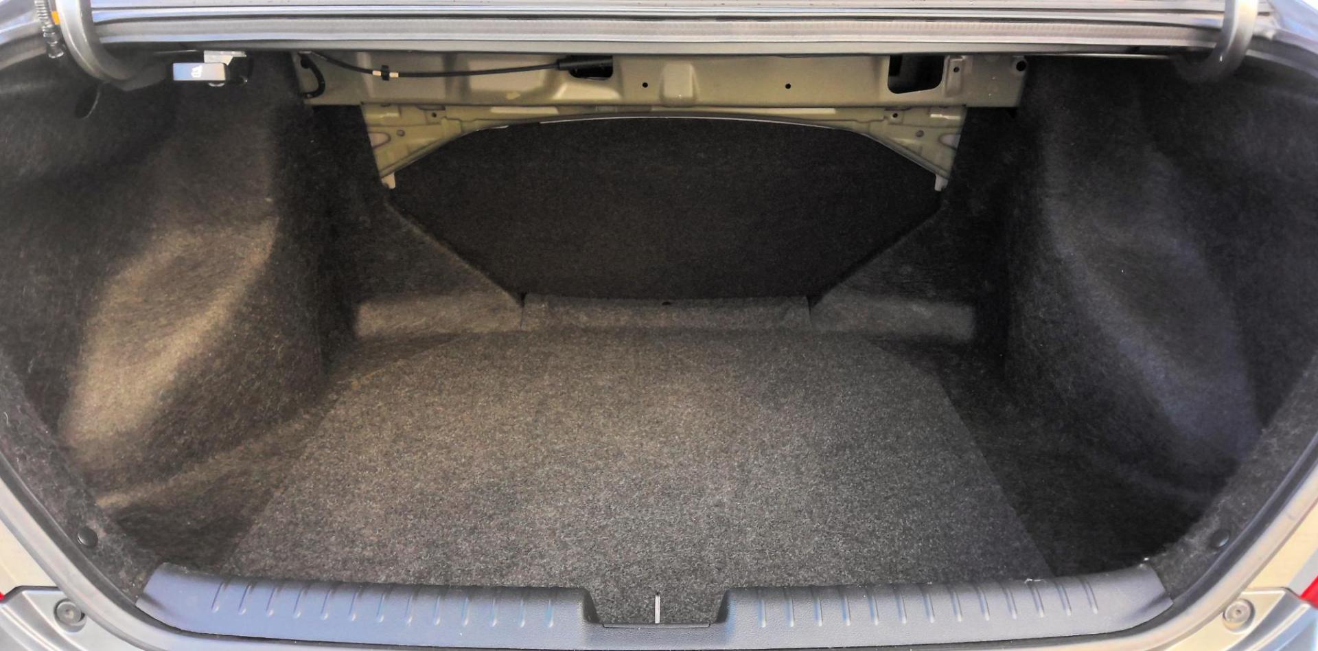 2012 GRAY Honda Civic LX Sedan 5-Speed AT (19XFB2F5XCE) with an 1.8L L4 SOHC 16V engine, 5-Speed Automatic transmission, located at 502 S. Riverside Avenue, Medford, OR, 97501, (541) 773-3136, 42.322803, -122.867477 - Photo#4