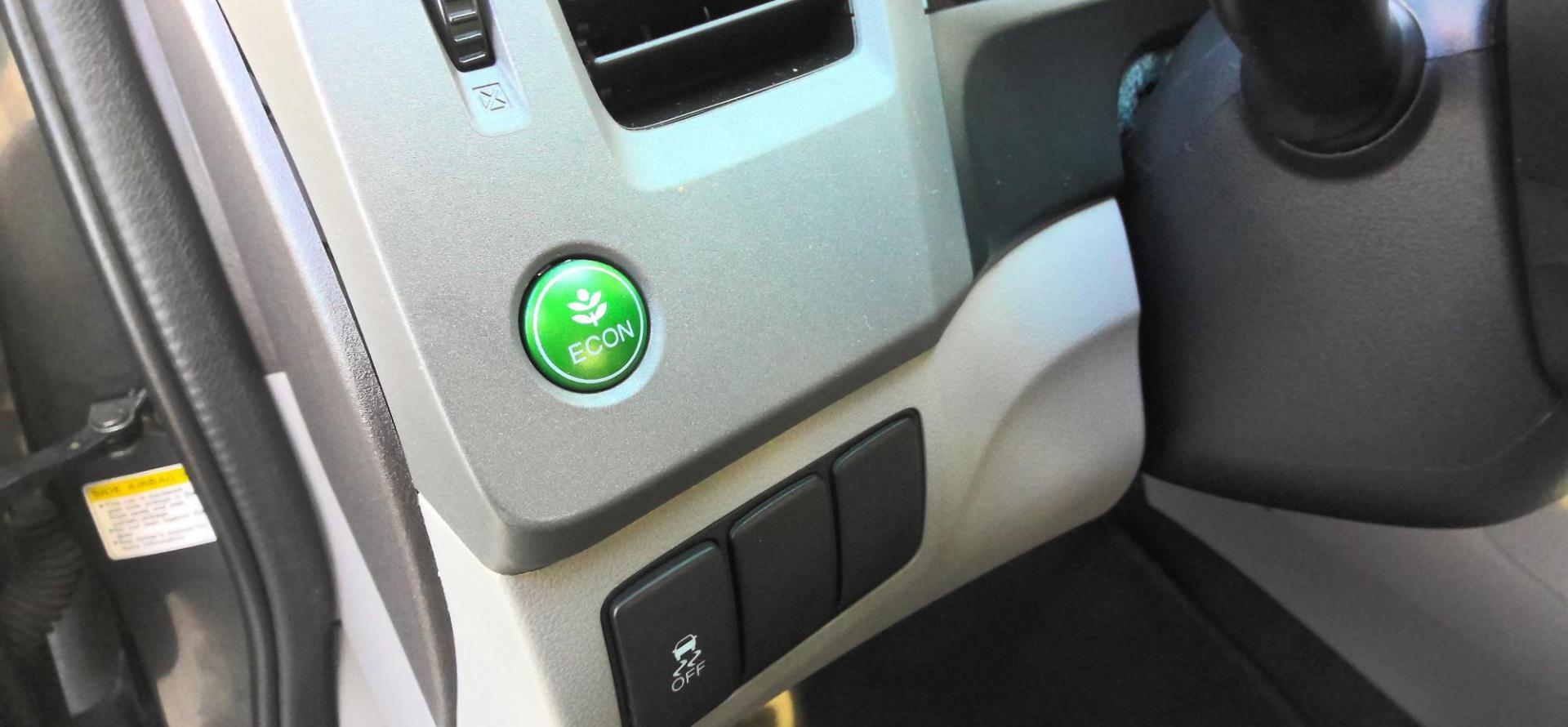 2012 GRAY Honda Civic LX Sedan 5-Speed AT (19XFB2F5XCE) with an 1.8L L4 SOHC 16V engine, 5-Speed Automatic transmission, located at 502 S. Riverside Avenue, Medford, OR, 97501, (541) 773-3136, 42.322803, -122.867477 - Photo#8