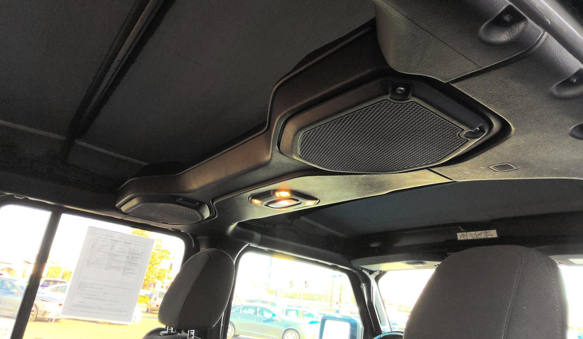 2020 GRAY Jeep Wrangler Unlimited Sport (1C4HJXDG3LW) with an 3.6L V6 DOHC 24V FFV engine, 6A transmission, located at 502 S. Riverside Avenue, Medford, OR, 97501, (541) 773-3136, 42.322803, -122.867477 - Photo#11