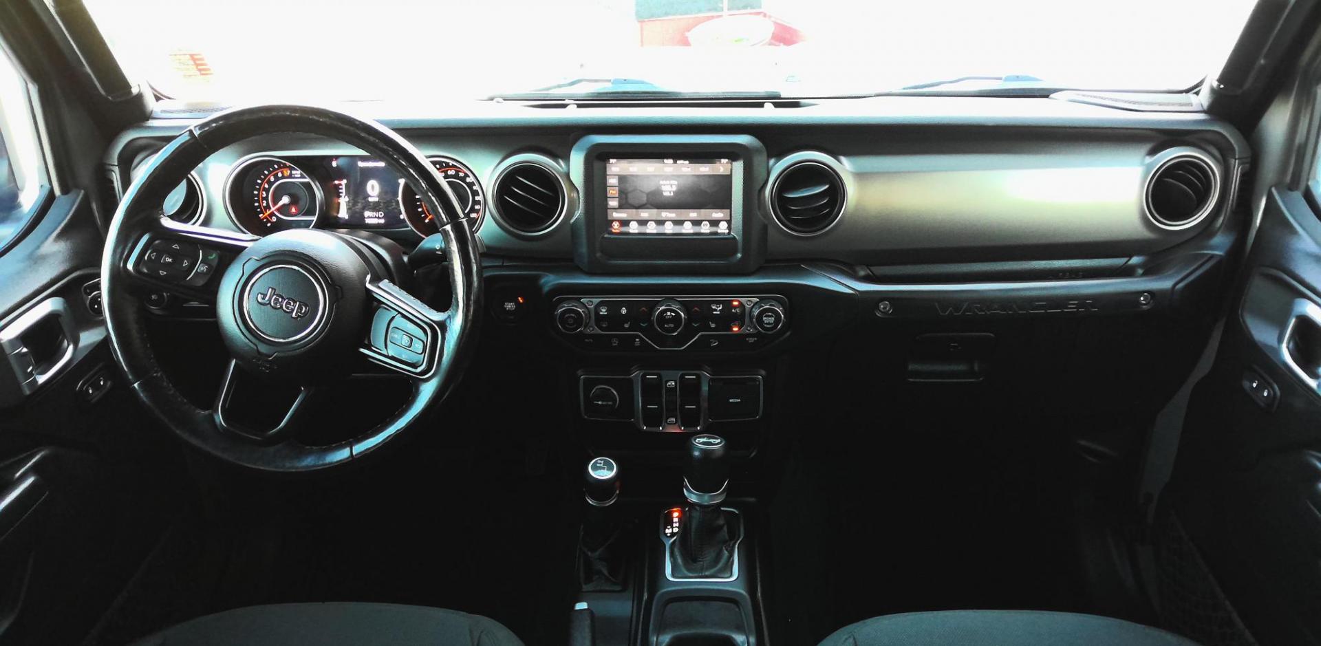 2020 GRAY Jeep Wrangler Unlimited Sport (1C4HJXDG3LW) with an 3.6L V6 DOHC 24V FFV engine, 6A transmission, located at 502 S. Riverside Avenue, Medford, OR, 97501, (541) 773-3136, 42.322803, -122.867477 - Photo#13