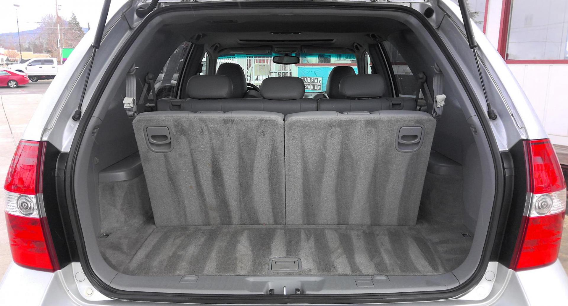 2003 SILVER Acura MDX Base (2HNYD18213H) with an 3.5L V6 SOHC 24V engine, 5-Speed Automatic Overdrive transmission, located at 502 S. Riverside Avenue, Medford, OR, 97501, (541) 773-3136, 42.322803, -122.867477 - Photo#4