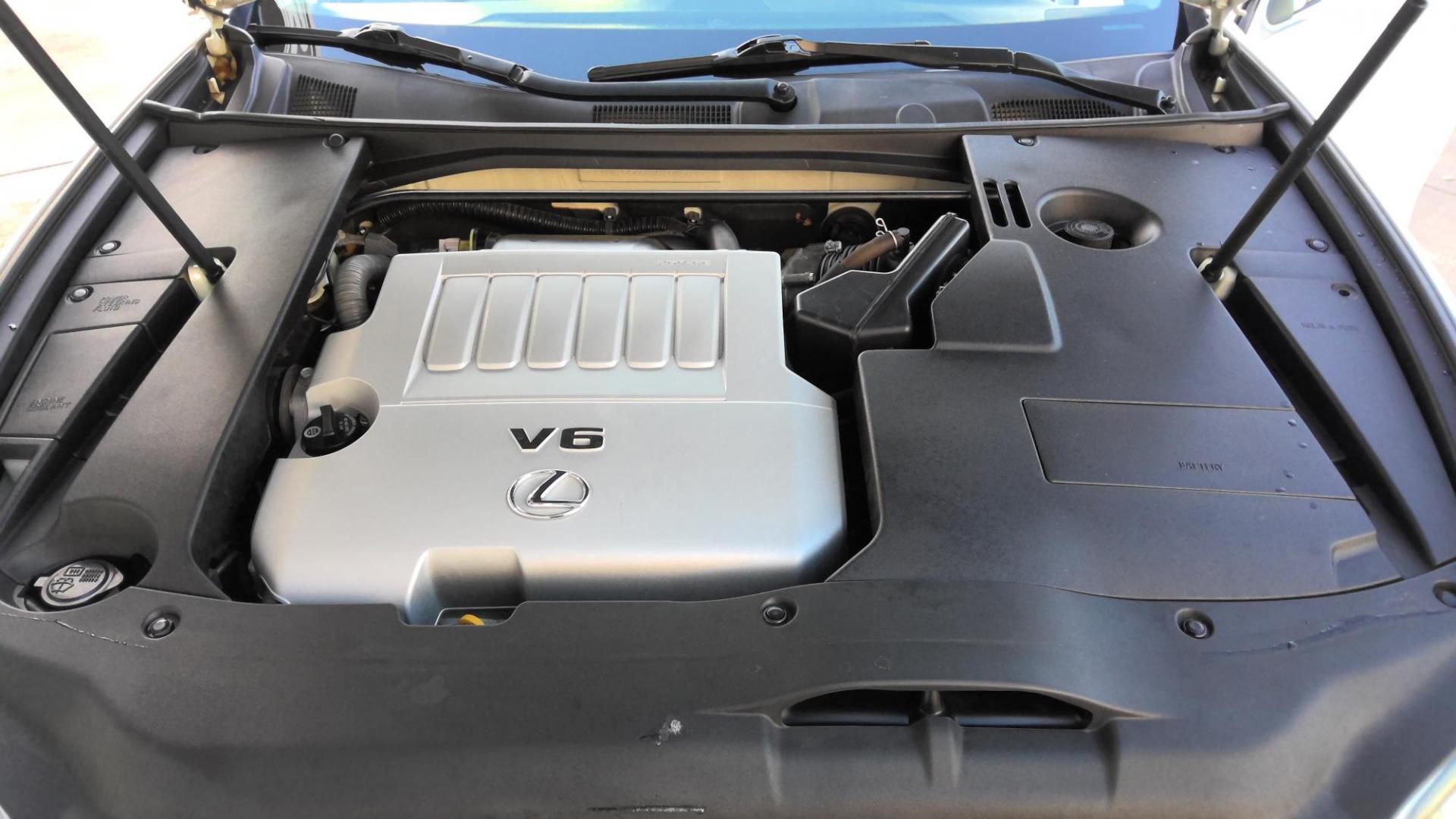 2007 WHITE Lexus ES 350 Sedan (JTHBJ46G572) with an 3.5L V6 DOHC 24V engine, 6-Speed Automatic Overdrive transmission, located at 502 S. Riverside Avenue, Medford, OR, 97501, (541) 773-3136, 42.322803, -122.867477 - Photo#10