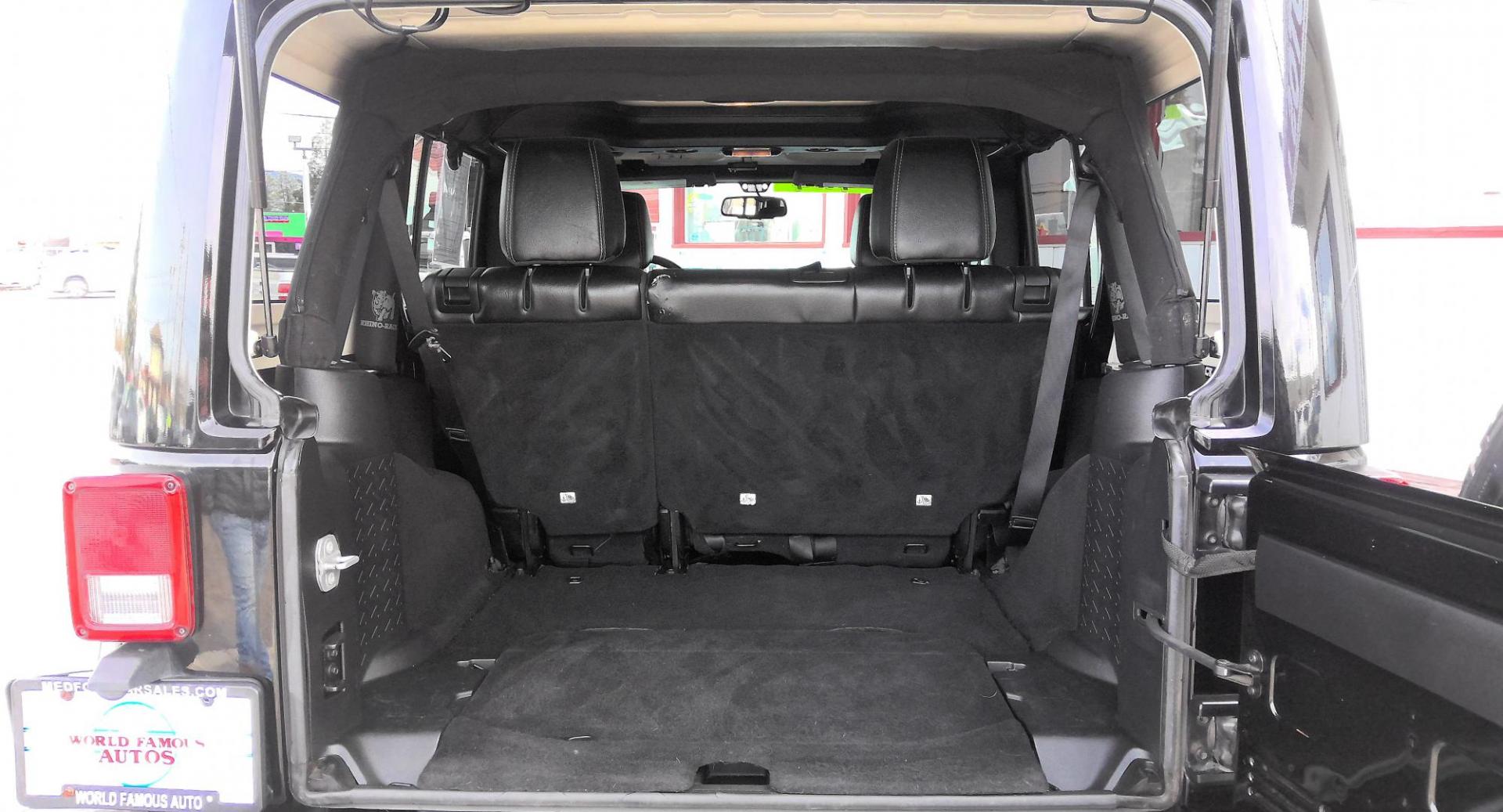 2016 BLACK Jeep Wrangler Unlimited Sahara 4WD (1C4BJWEG1GL) with an 3.6L V6 DOHC 24V FFV engine, located at 502 S. Riverside Avenue, Medford, OR, 97501, (541) 773-3136, 42.322803, -122.867477 - Photo#3