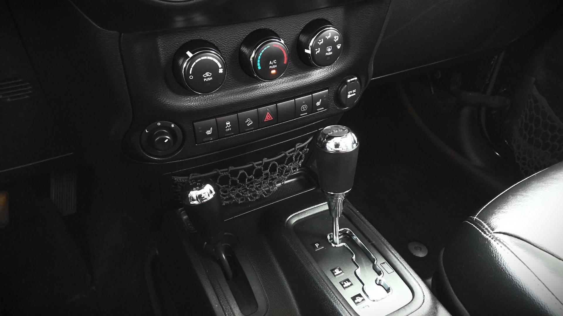 2016 BLACK Jeep Wrangler Unlimited Sahara 4WD (1C4BJWEG1GL) with an 3.6L V6 DOHC 24V FFV engine, located at 502 S. Riverside Avenue, Medford, OR, 97501, (541) 773-3136, 42.322803, -122.867477 - Photo#8