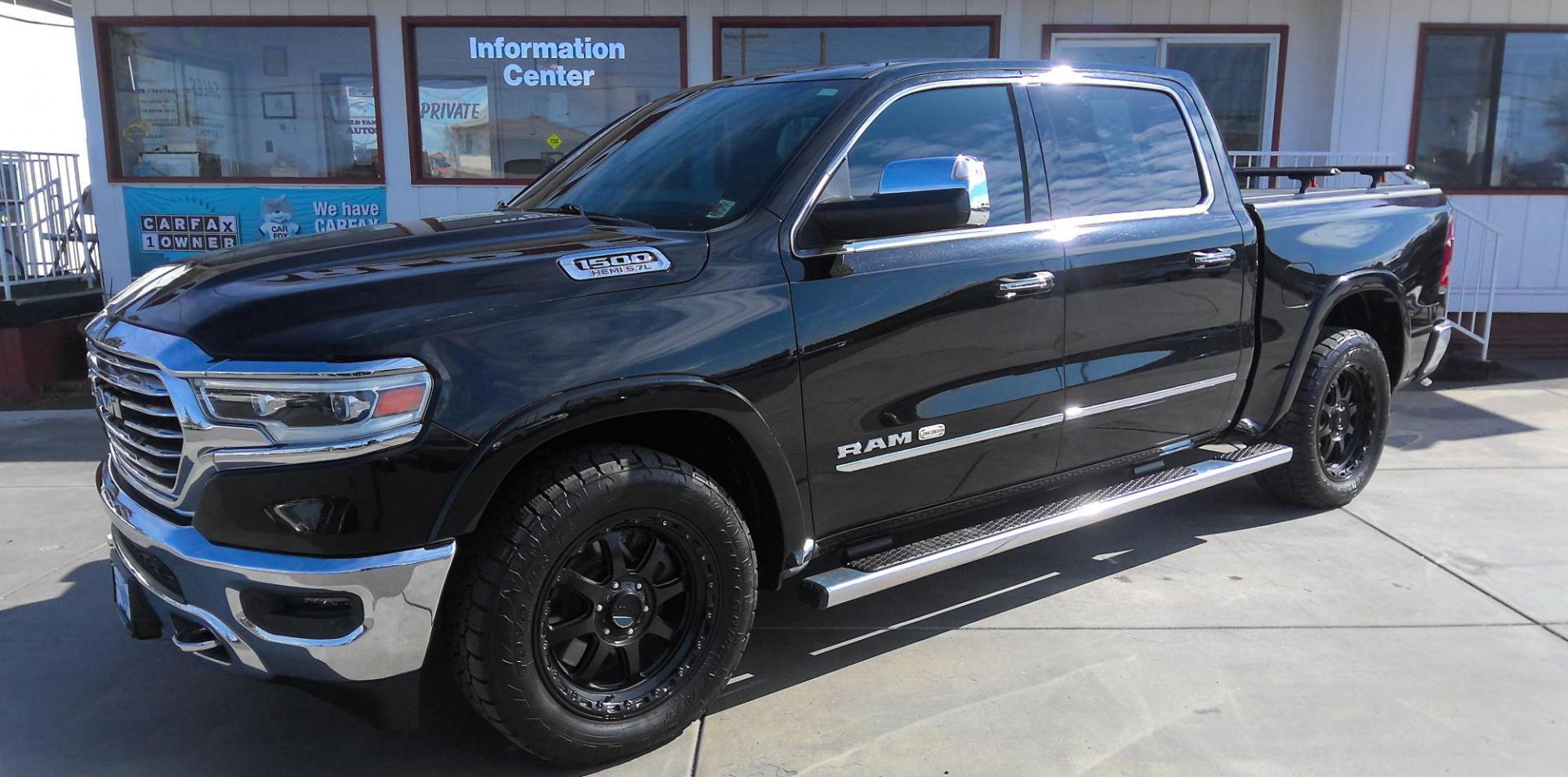 2019 BLACK RAM 1500 Longhorn Crew Cab SWB 4WD (1C6SRFKT8KN) with an 5.7L V8 OHV 16V engine, 8A transmission, located at 502 S. Riverside Avenue, Medford, OR, 97501, (541) 773-3136, 42.322803, -122.867477 - Photo#1