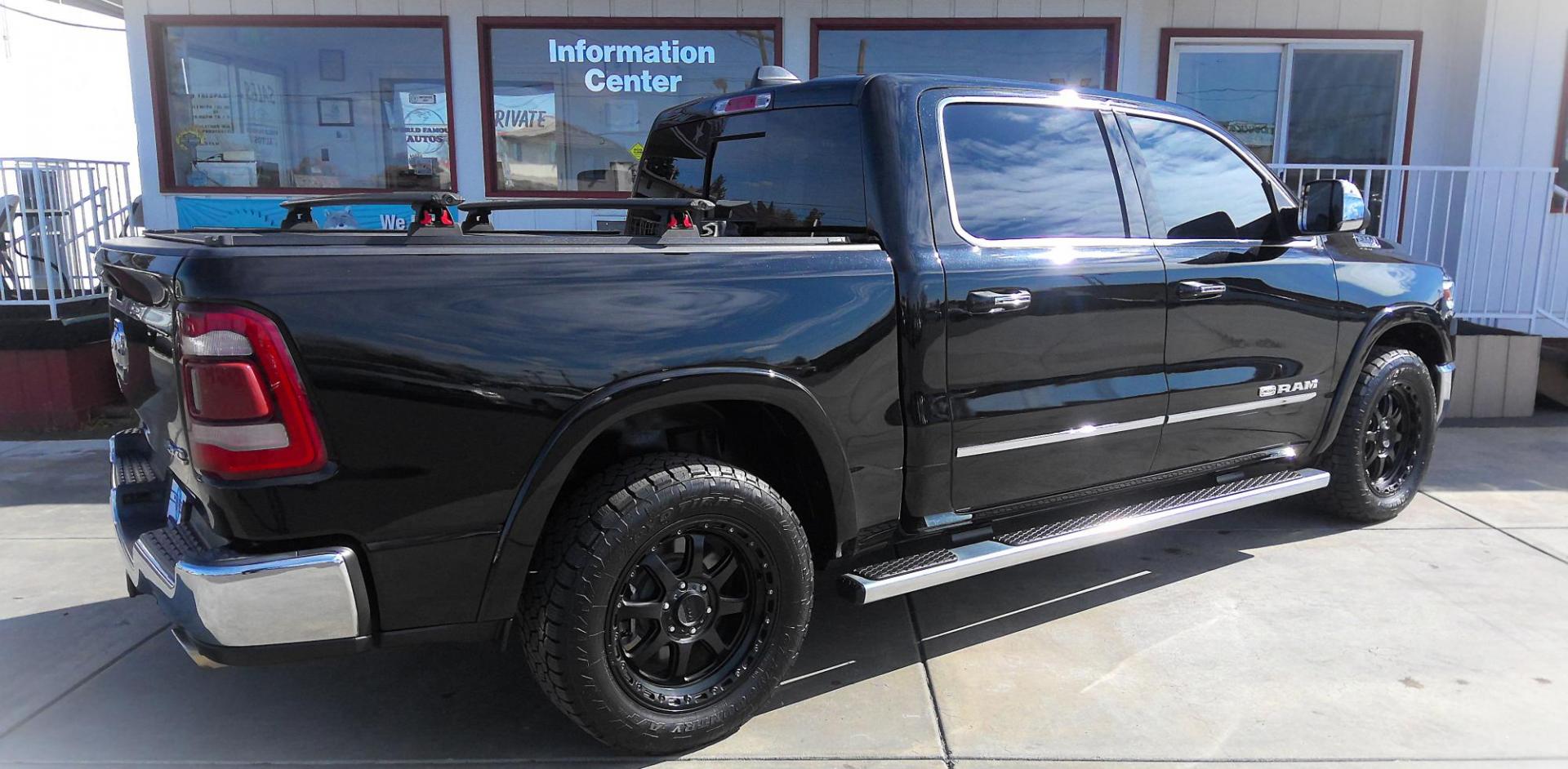 2019 BLACK RAM 1500 Longhorn Crew Cab SWB 4WD (1C6SRFKT8KN) with an 5.7L V8 OHV 16V engine, 8A transmission, located at 502 S. Riverside Avenue, Medford, OR, 97501, (541) 773-3136, 42.322803, -122.867477 - Photo#2