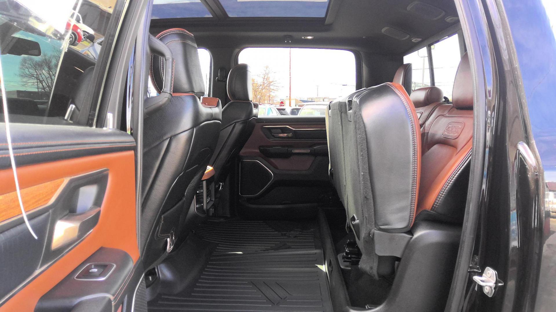 2019 BLACK RAM 1500 Longhorn Crew Cab SWB 4WD (1C6SRFKT8KN) with an 5.7L V8 OHV 16V engine, 8A transmission, located at 502 S. Riverside Avenue, Medford, OR, 97501, (541) 773-3136, 42.322803, -122.867477 - Photo#6