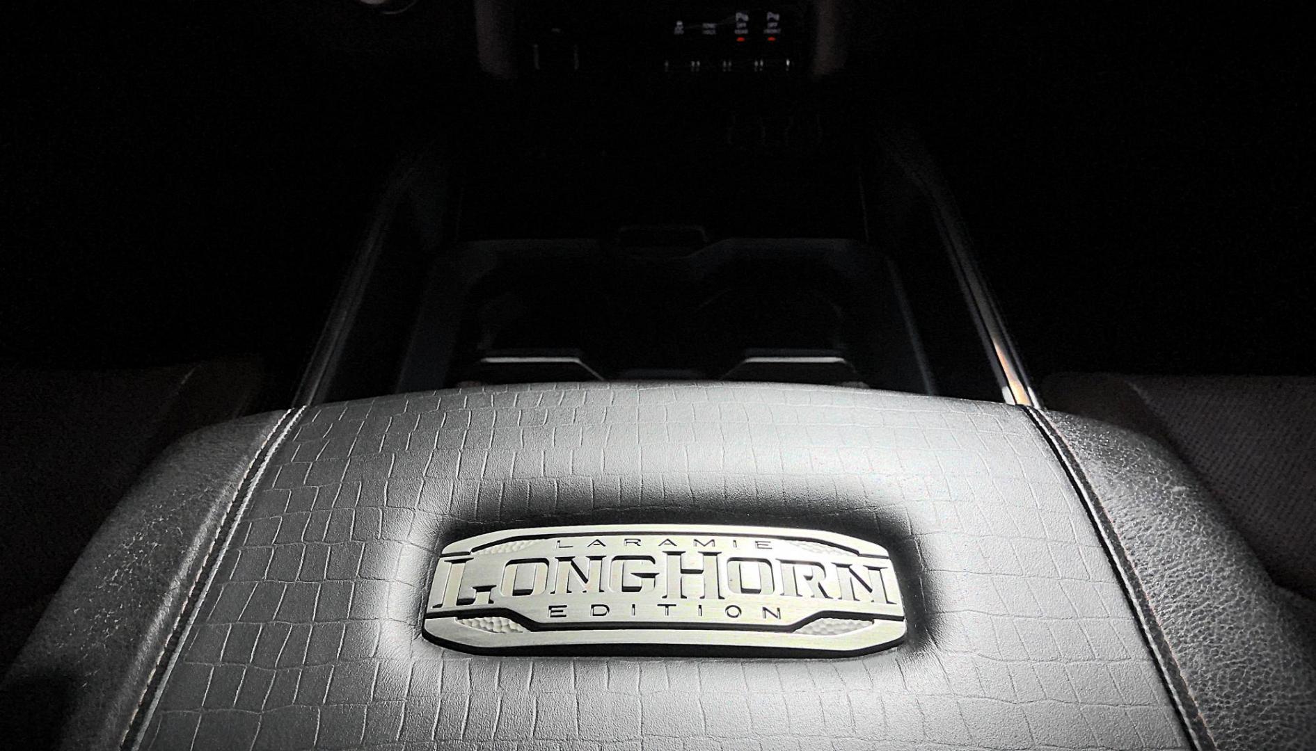 2019 BLACK RAM 1500 Longhorn Crew Cab SWB 4WD (1C6SRFKT8KN) with an 5.7L V8 OHV 16V engine, 8A transmission, located at 502 S. Riverside Avenue, Medford, OR, 97501, (541) 773-3136, 42.322803, -122.867477 - Photo#8