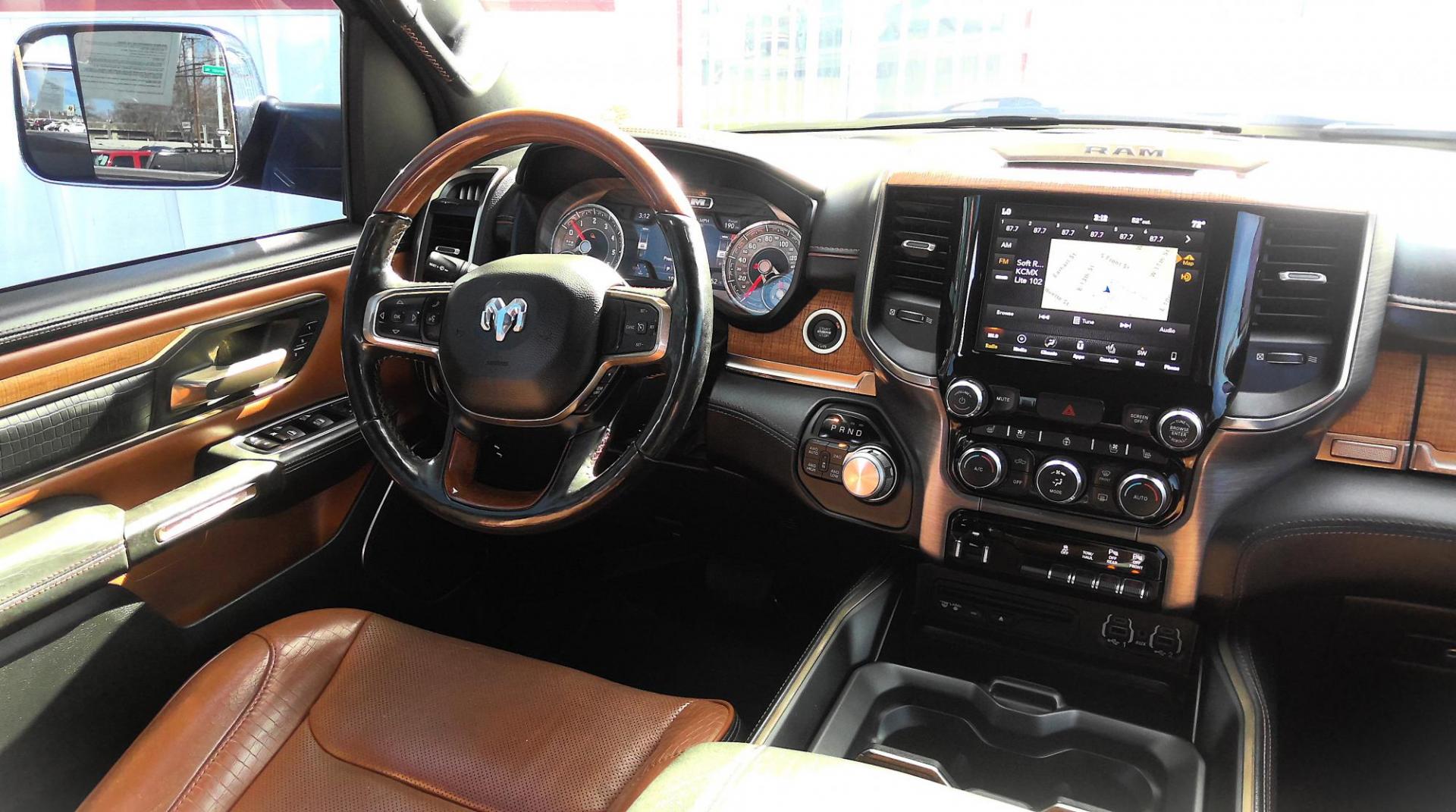 2019 BLACK RAM 1500 Longhorn Crew Cab SWB 4WD (1C6SRFKT8KN) with an 5.7L V8 OHV 16V engine, 8A transmission, located at 502 S. Riverside Avenue, Medford, OR, 97501, (541) 773-3136, 42.322803, -122.867477 - Photo#10