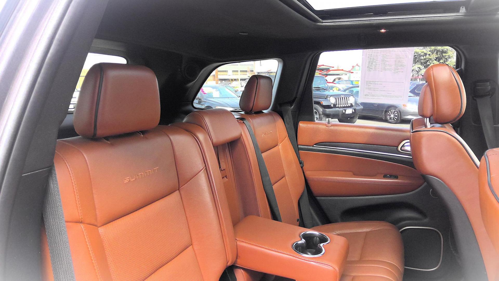 2017 GRAY Jeep Grand Cherokee Summit 4WD (1C4RJFJT3HC) with an 5.7L V8 OHV 16V engine, 8A transmission, located at 502 S. Riverside Avenue, Medford, OR, 97501, (541) 773-3136, 42.322803, -122.867477 - Photo#6