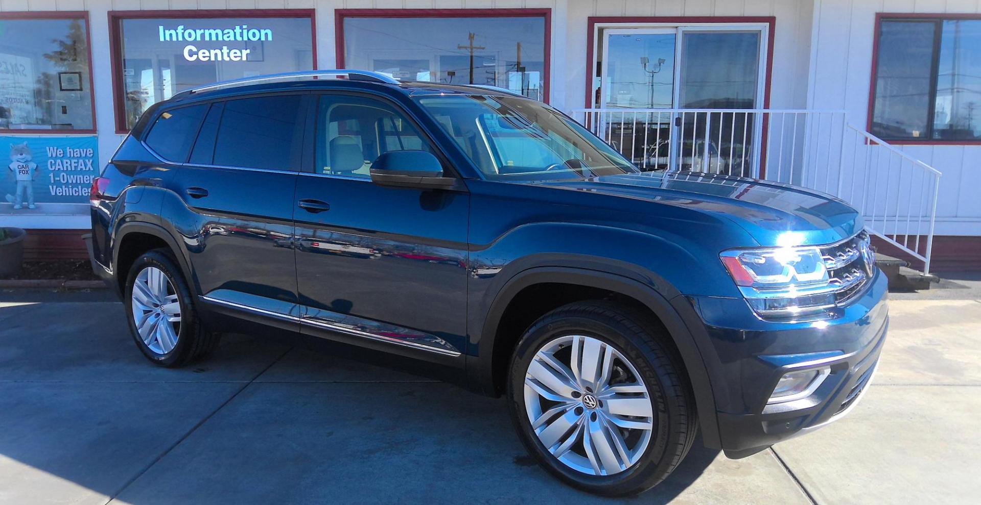 2020 BLUE Volkswagen Atlas V6 SEL 4MOTION (1V2MR2CA7LC) with an 3.6L V6 DOHC 24V engine, 8A transmission, located at 502 S. Riverside Avenue, Medford, OR, 97501, (541) 773-3136, 42.322803, -122.867477 - Photo#1
