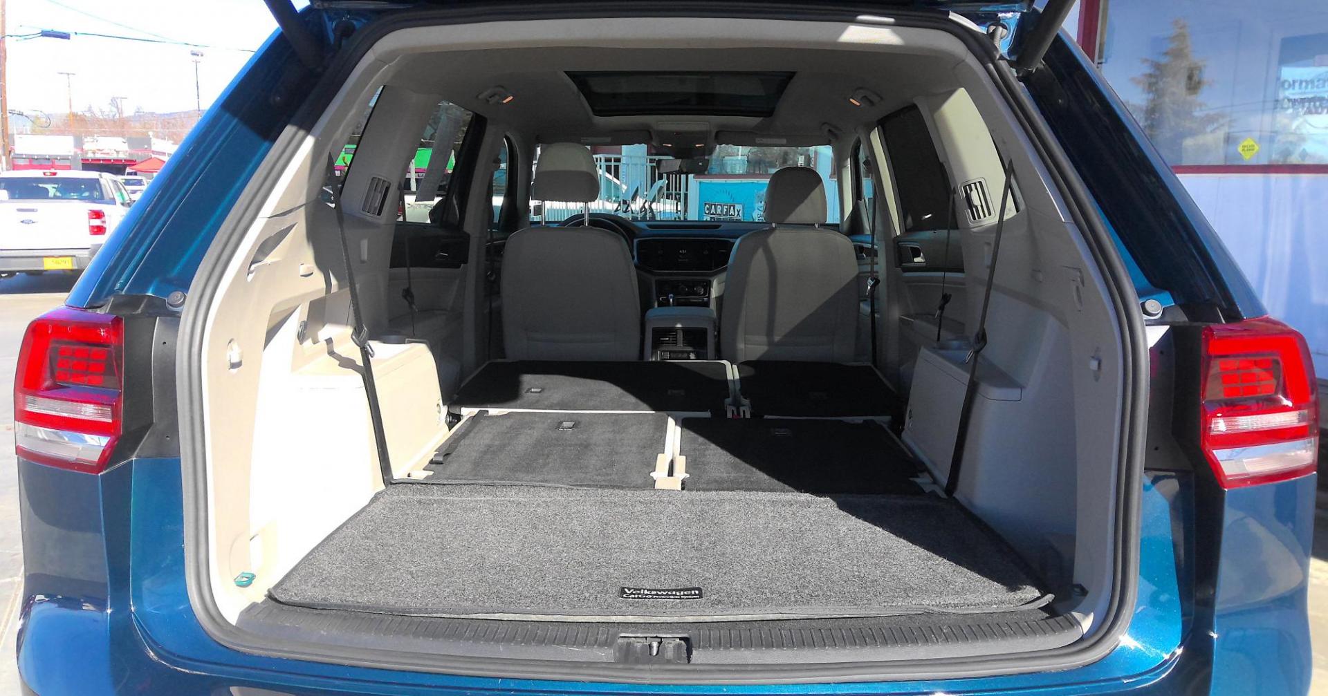 2020 BLUE Volkswagen Atlas V6 SEL 4MOTION (1V2MR2CA7LC) with an 3.6L V6 DOHC 24V engine, 8A transmission, located at 502 S. Riverside Avenue, Medford, OR, 97501, (541) 773-3136, 42.322803, -122.867477 - Photo#7